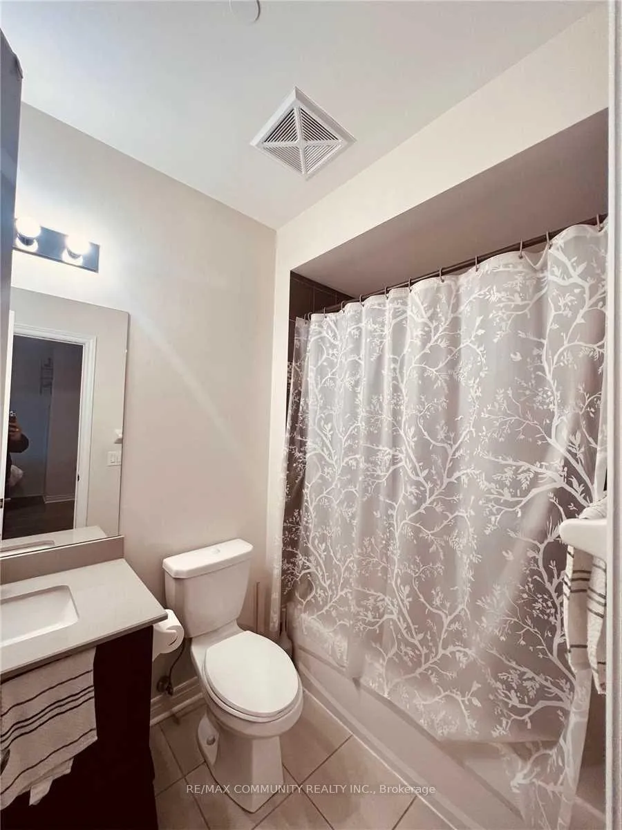 Photo 5 of Unit 212, 7325 Markham Road, Markham, Cedarwood — HOMEH
