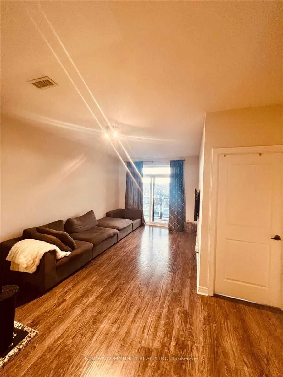 Photo 6 of Unit 212, 7325 Markham Road, Markham, Cedarwood — HOMEH