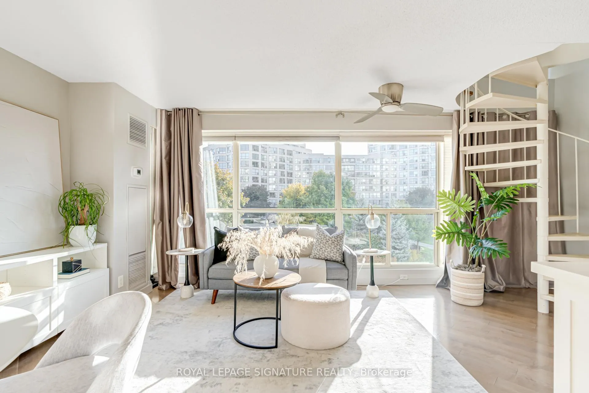 Front of Unit 322, 2261 Lake Shore Boulevard W