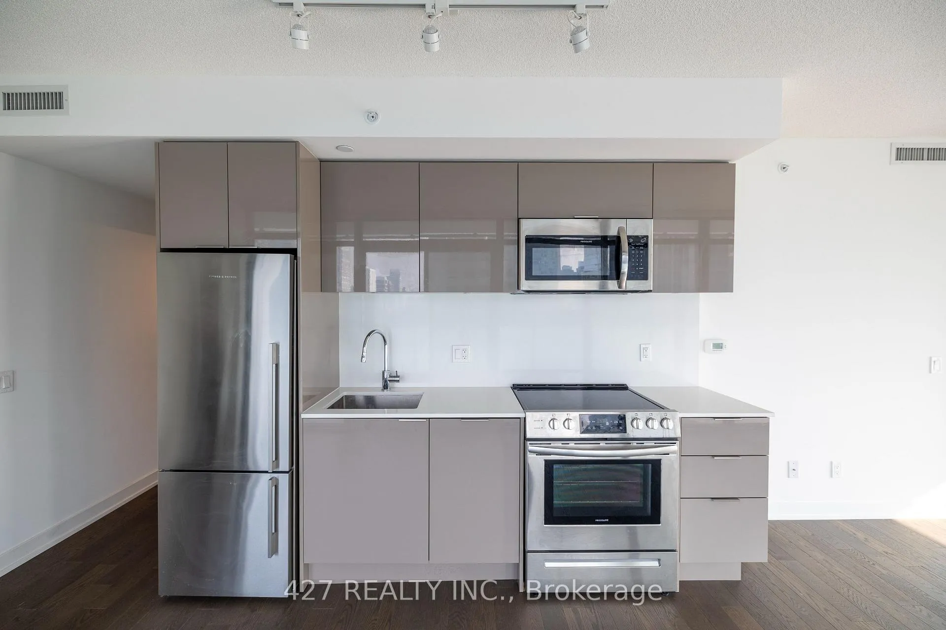 Photo 4 of Unit 1812, 25 Richmond St E Street, Toronto, Church-Yonge Corridor — HOMEH