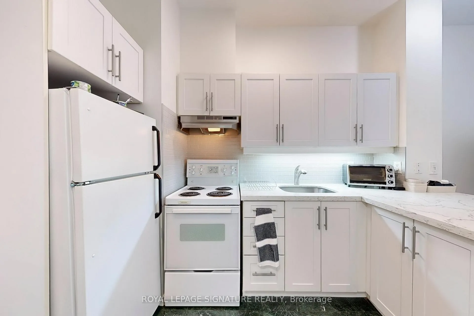 Photo 15 of Unit 1309, 7 King Street E, Toronto, Church-Yonge Corridor — HOMEH