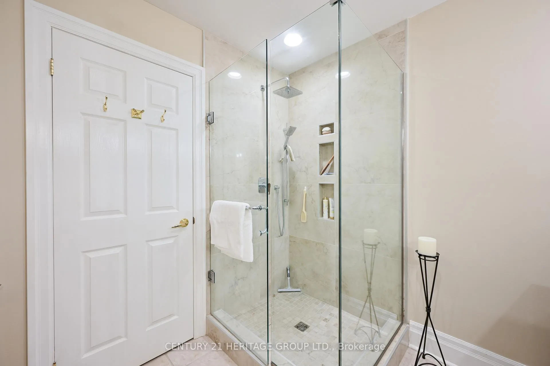 Photo 17 of Unit 2, 23 Reddington Drive, Caledon, Palgrave — HOMEH