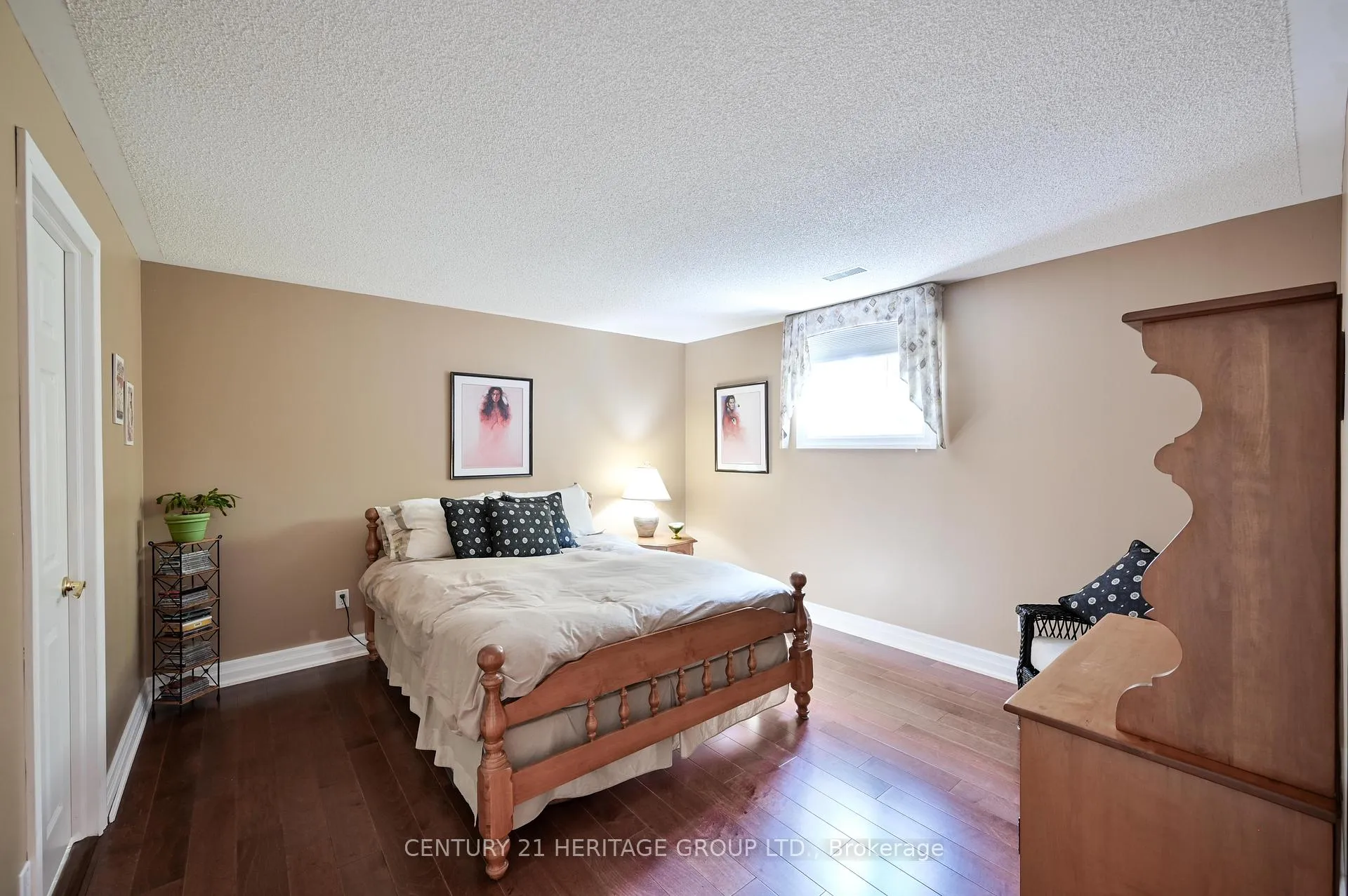 Photo 23 of Unit 2, 23 Reddington Drive, Caledon, Palgrave — HOMEH