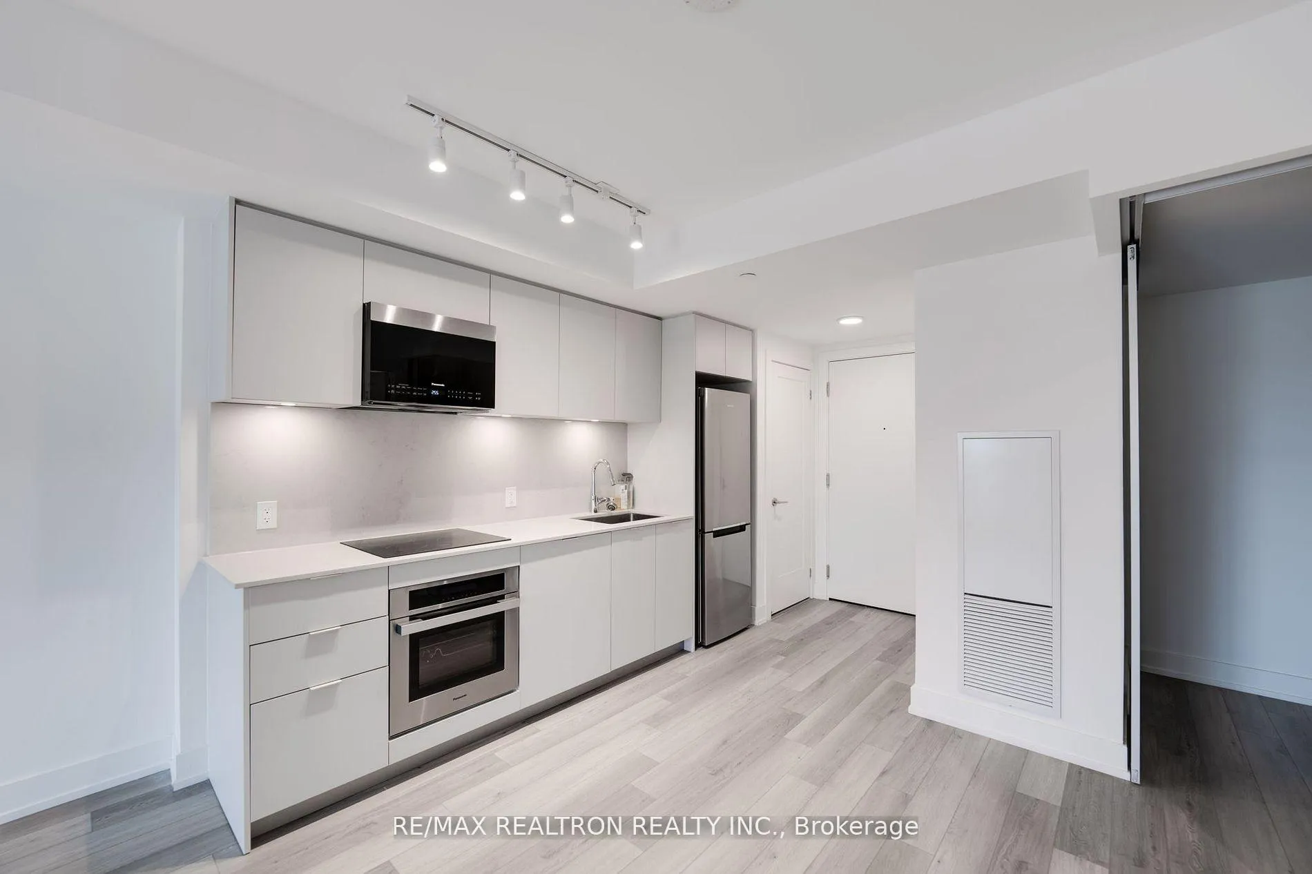 Photo 8 of Unit 815, 9 Clegg Road, Markham, Unionville — HOMEH