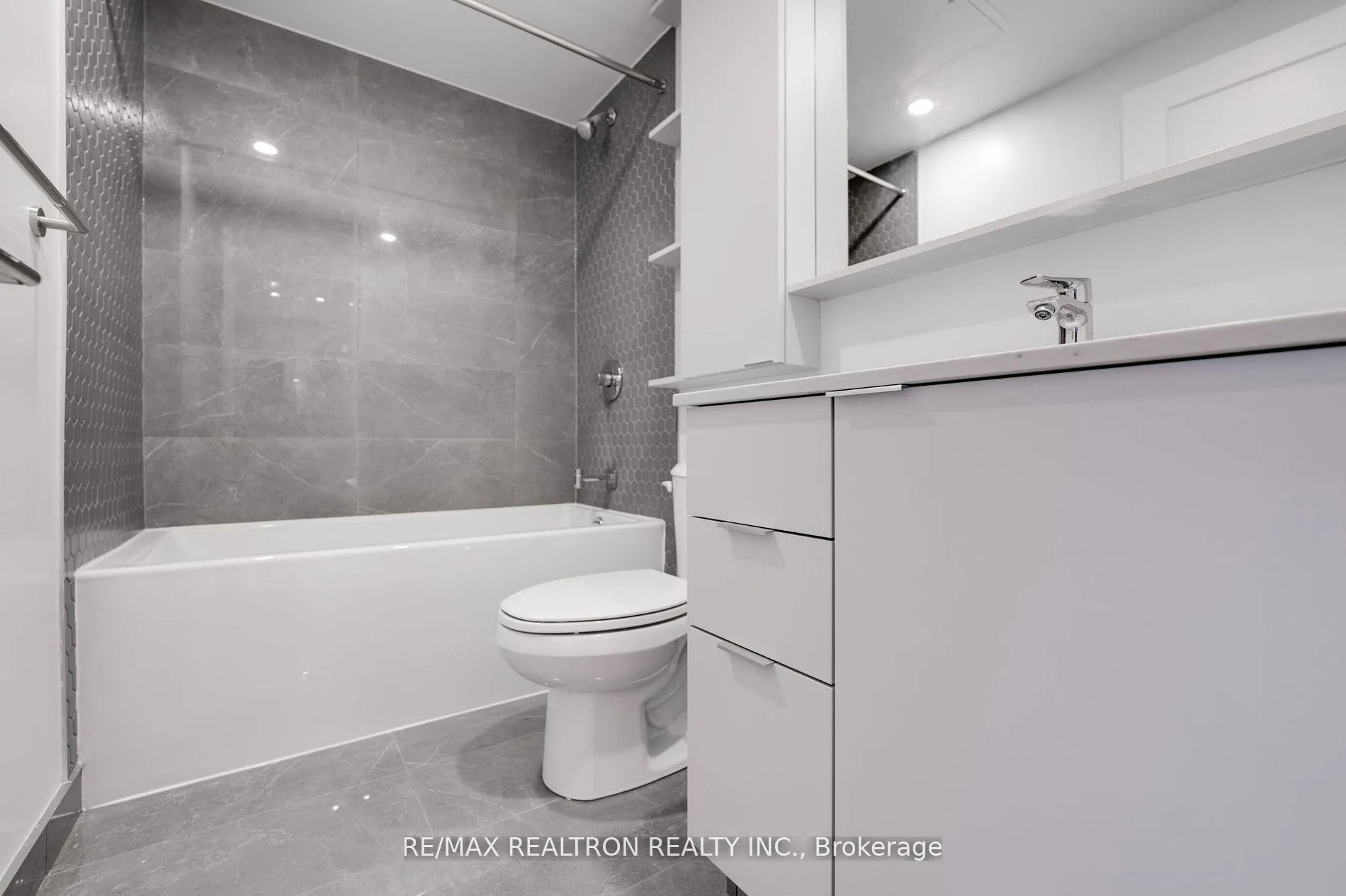 Photo 13 of Unit 815, 9 Clegg Road, Markham, Unionville — HOMEH