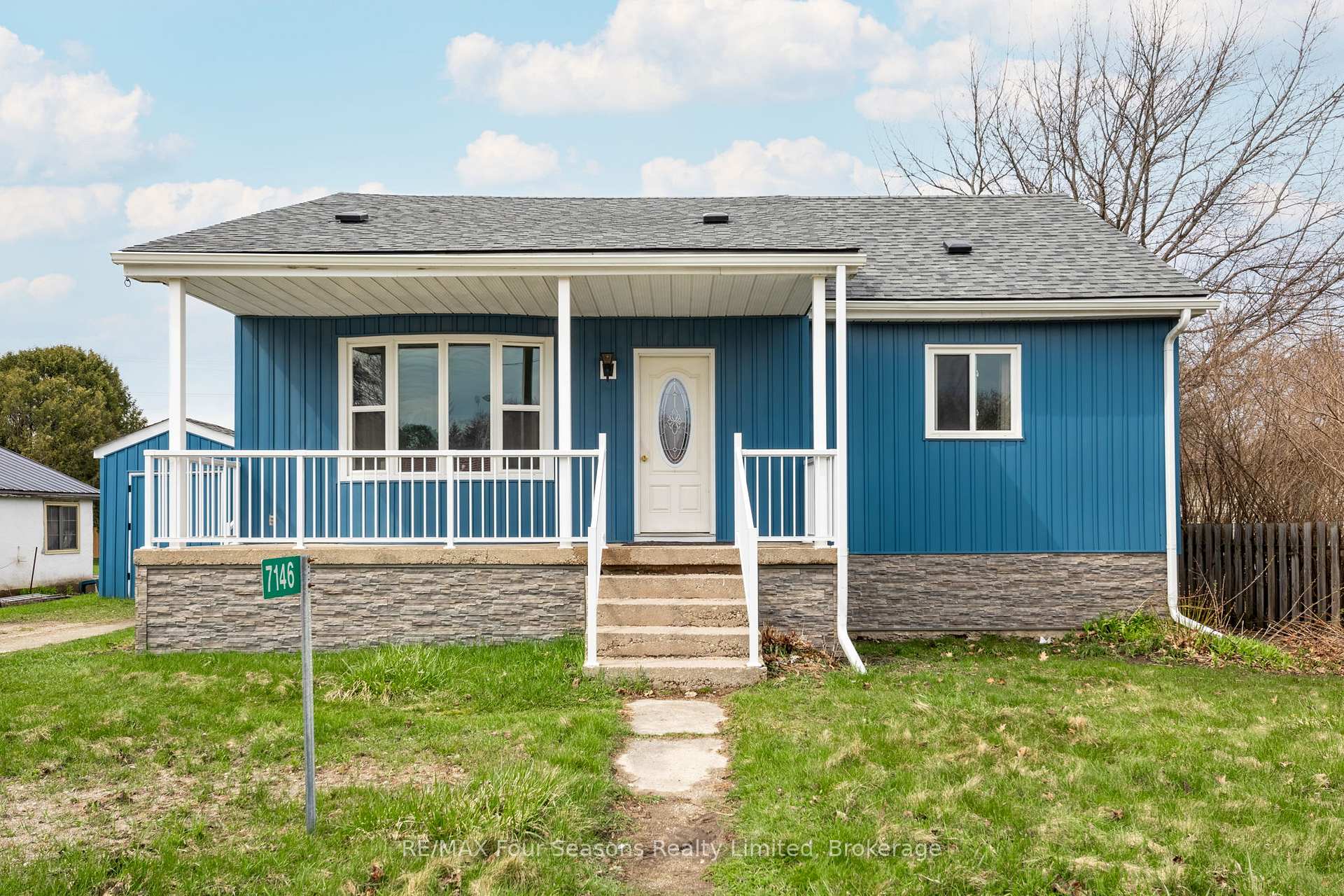 Photo 2 of 7146 Highway 26, Clearview, Stayner — HOMEH