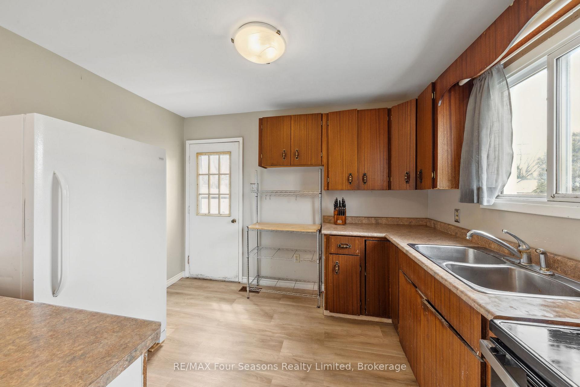 Photo 10 of 7146 Highway 26, Clearview, Stayner — HOMEH