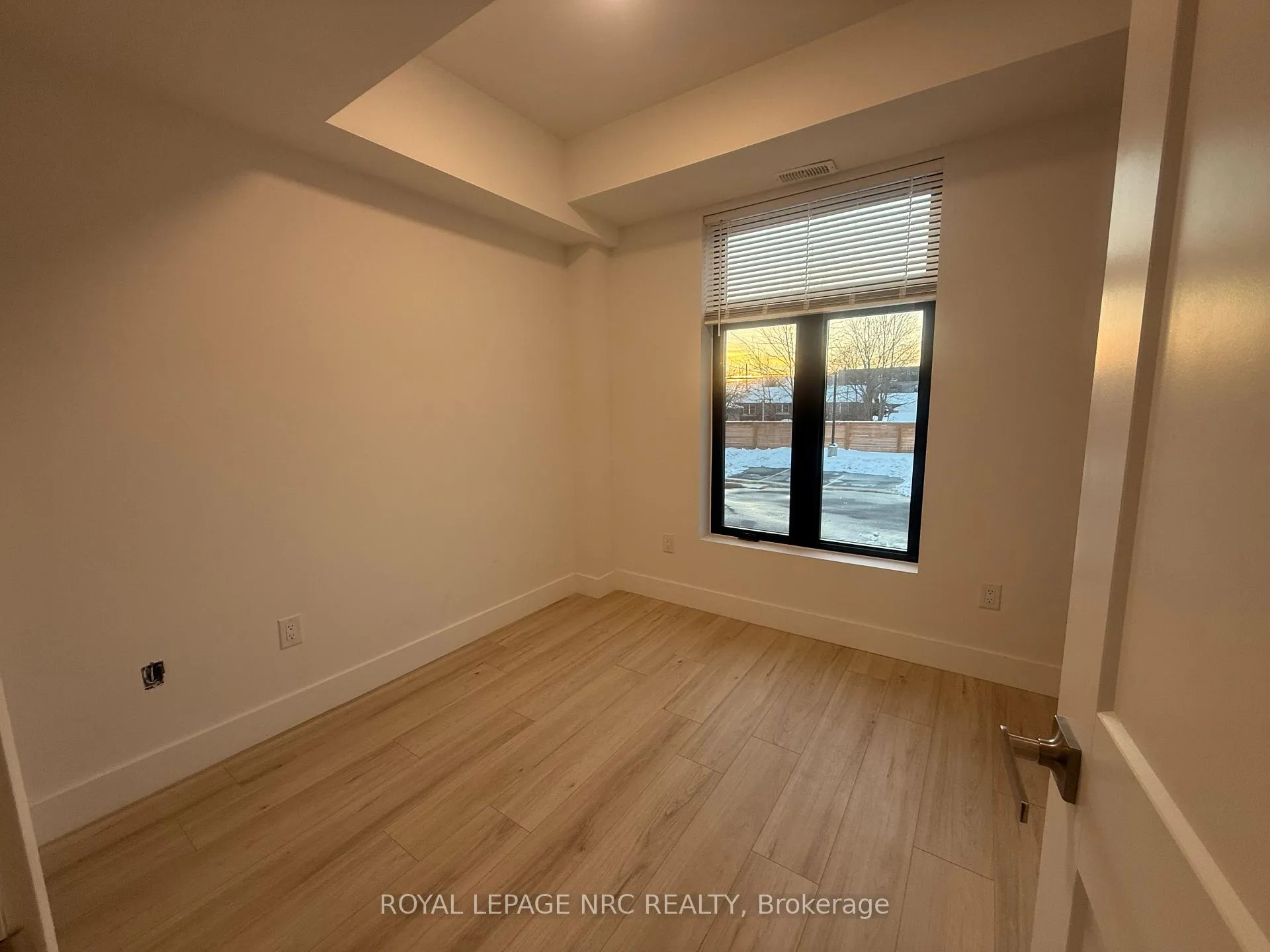 Photo 6 of Unit 207, 7277 Wilson Crescent, Niagara Falls, Oldfield — HOMEH