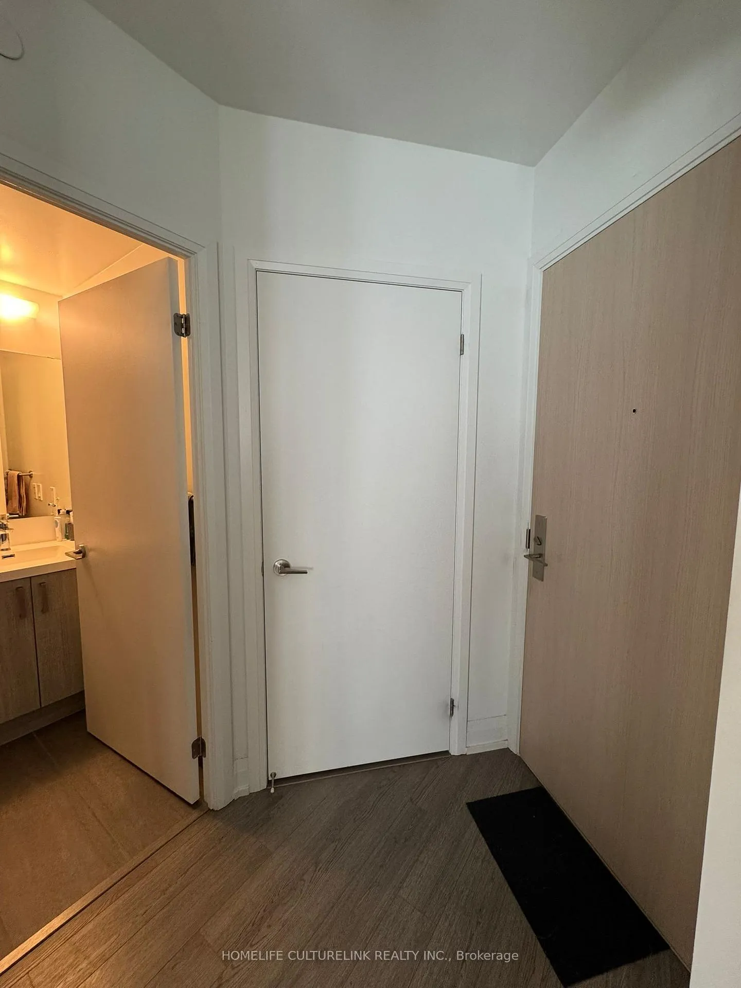 Photo 3 of Unit 3002, 77 Mutual Street, Toronto, Church-Yonge Corridor — HOMEH