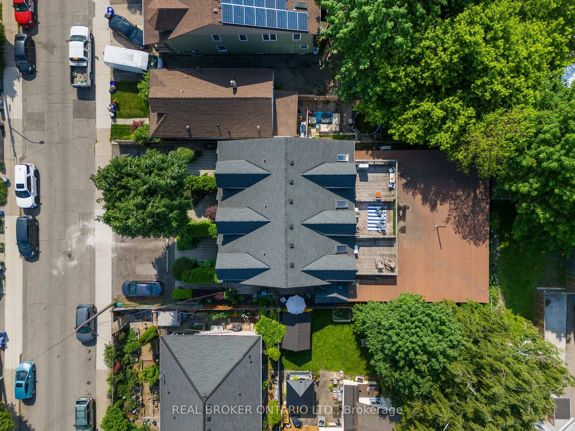 Photo 4 of Unit 2, 23 Macaulay Street W, Hamilton, North End — HOMEH