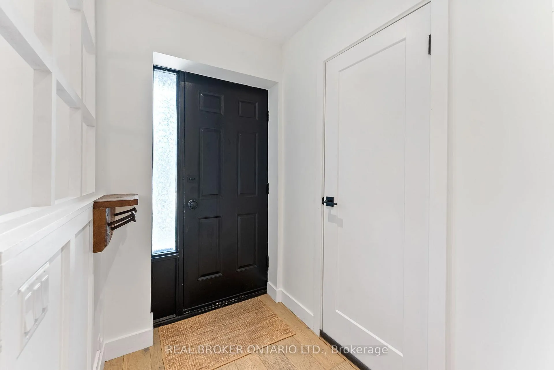 Photo 8 of Unit 2, 23 Macaulay Street W, Hamilton, North End — HOMEH