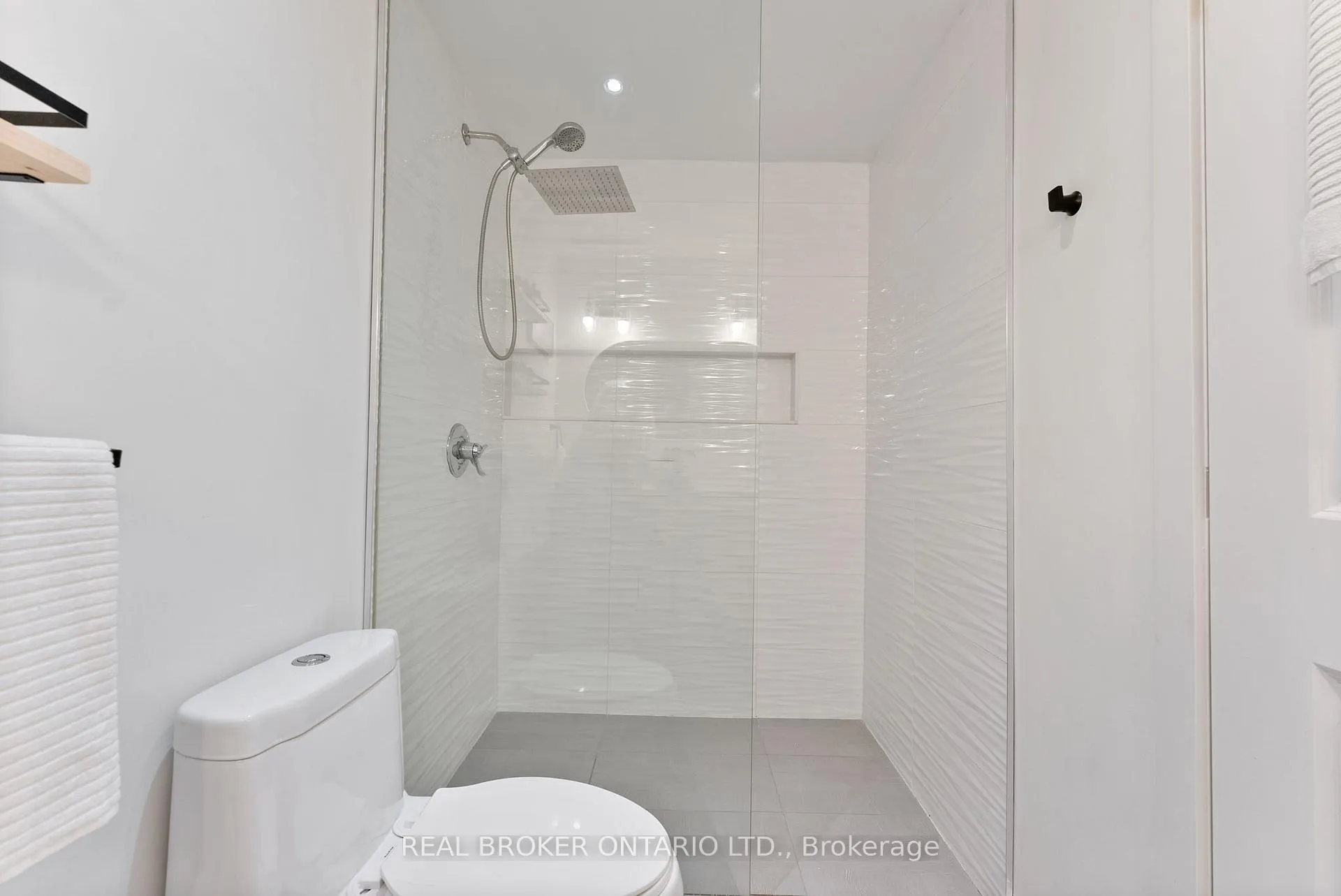 Photo 23 of Unit 2, 23 Macaulay Street W, Hamilton, North End — HOMEH