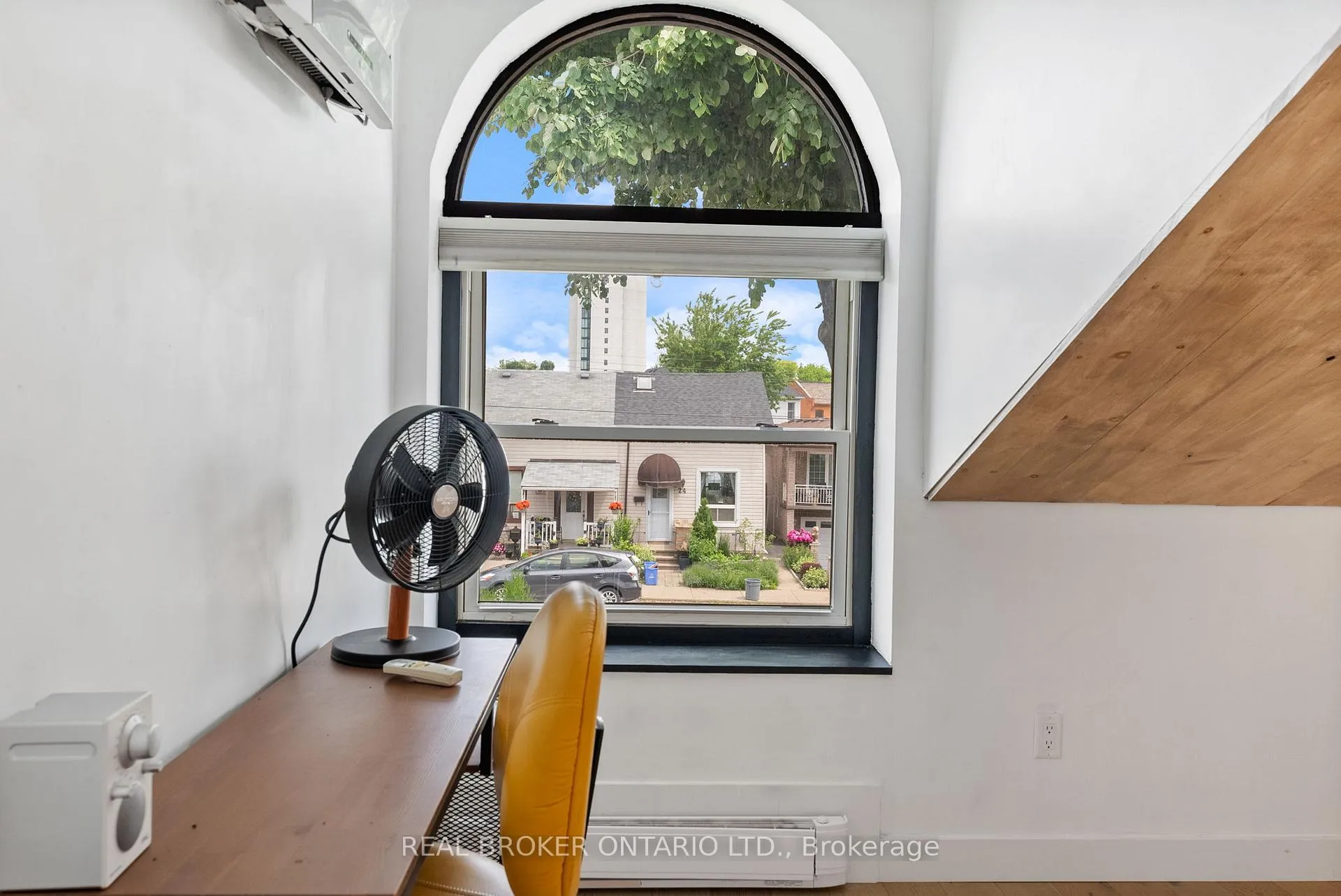 Photo 26 of Unit 2, 23 Macaulay Street W, Hamilton, North End — HOMEH