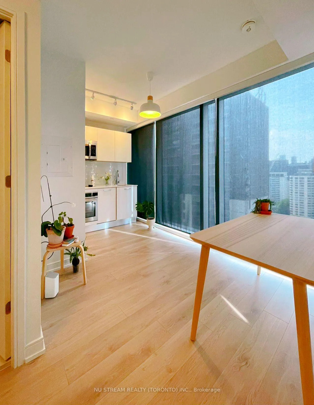 Photo 4 of Unit 1708, 3 Gloucester Street, Toronto, Church-Yonge Corridor — HOMEH