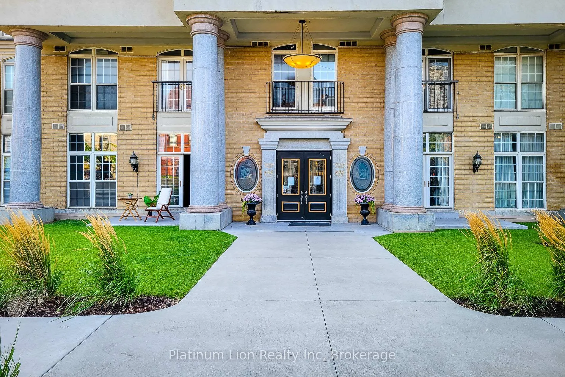 Photo 5 of Unit 402, 135 James Street S, Hamilton, Corktown — HOMEH