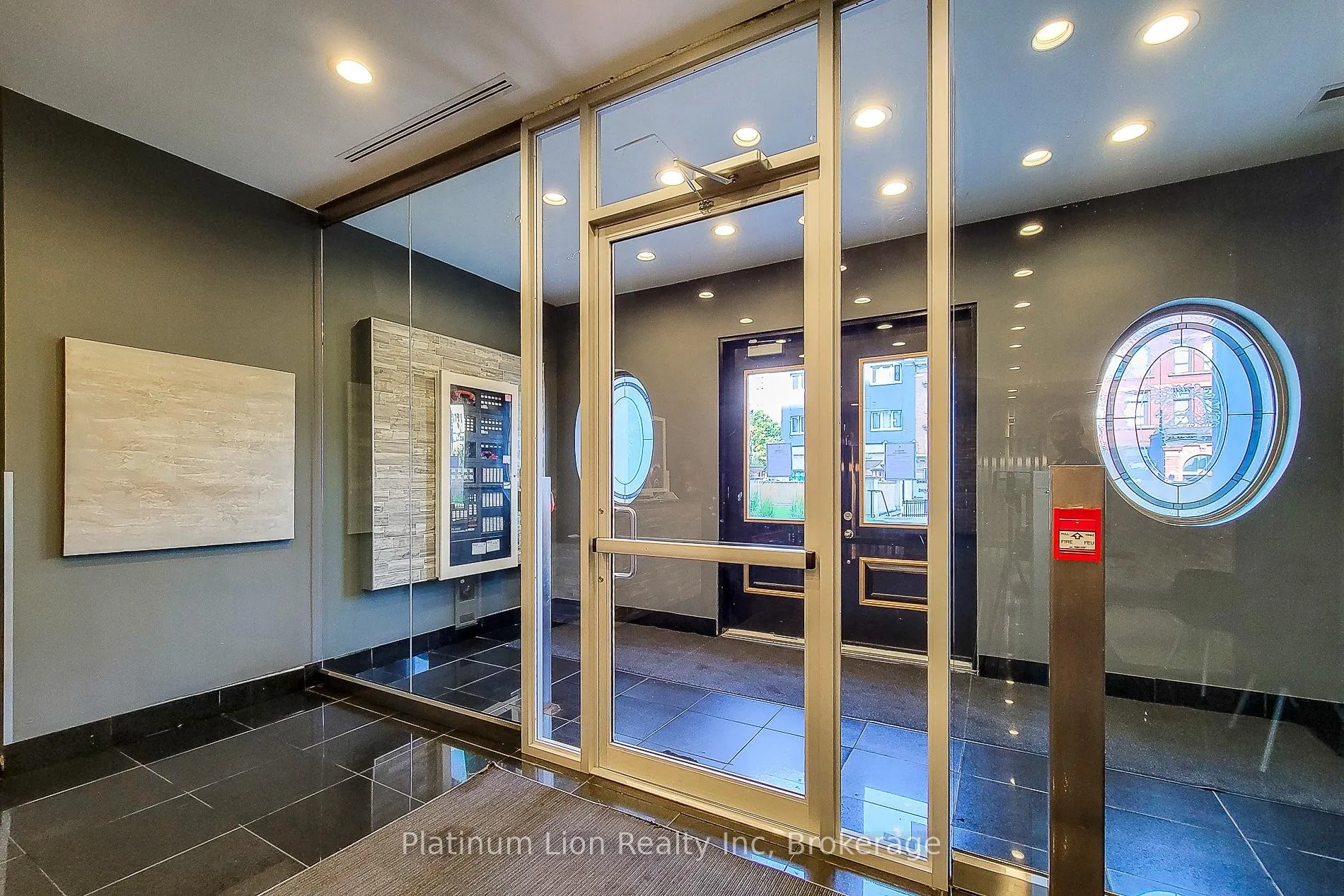 Photo 6 of Unit 402, 135 James Street S, Hamilton, Corktown — HOMEH