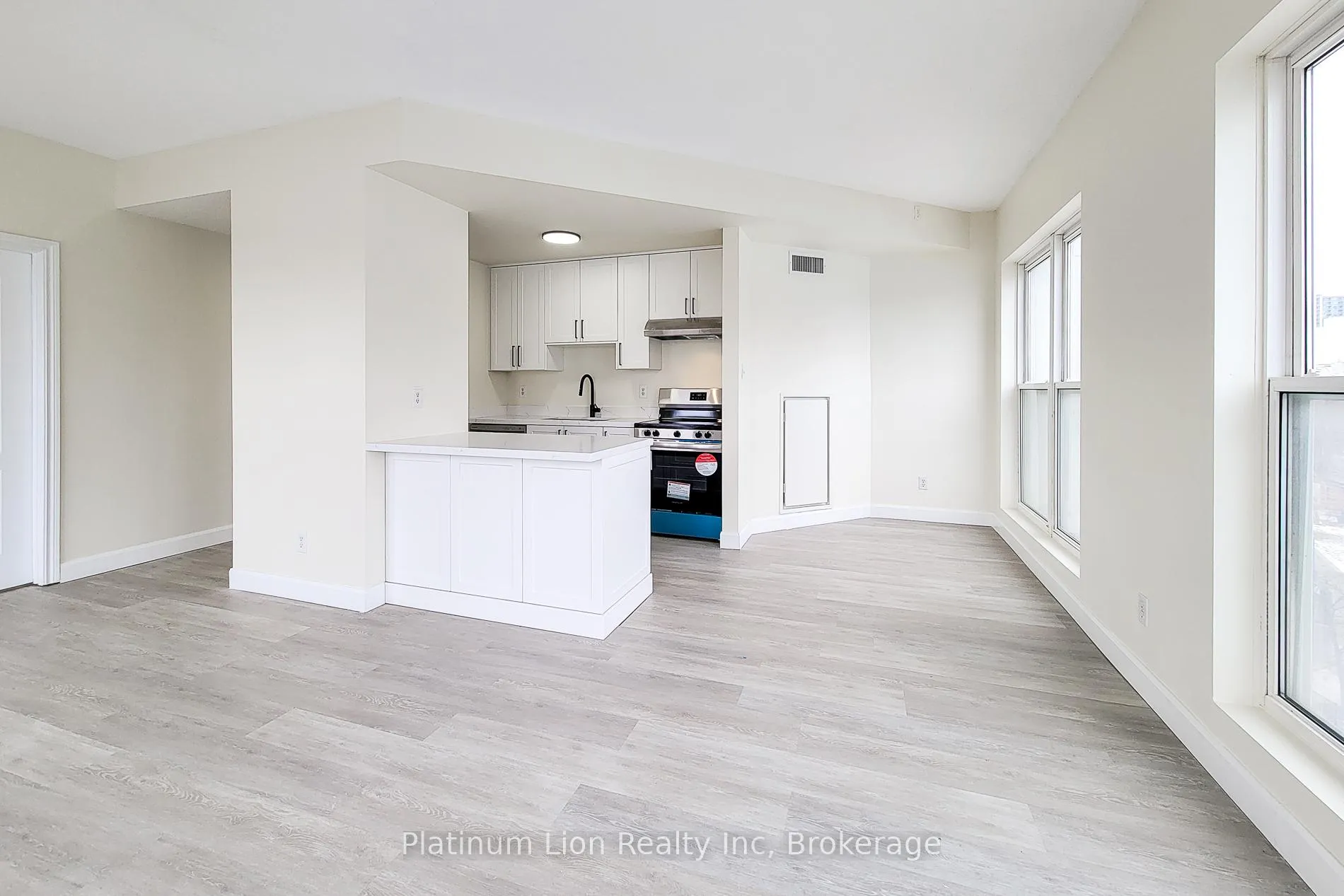 Photo 18 of Unit 402, 135 James Street S, Hamilton, Corktown — HOMEH