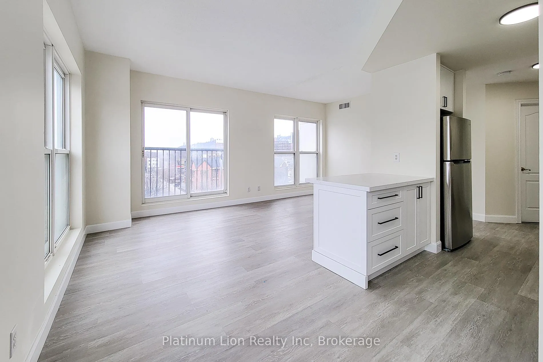 Photo 19 of Unit 402, 135 James Street S, Hamilton, Corktown — HOMEH