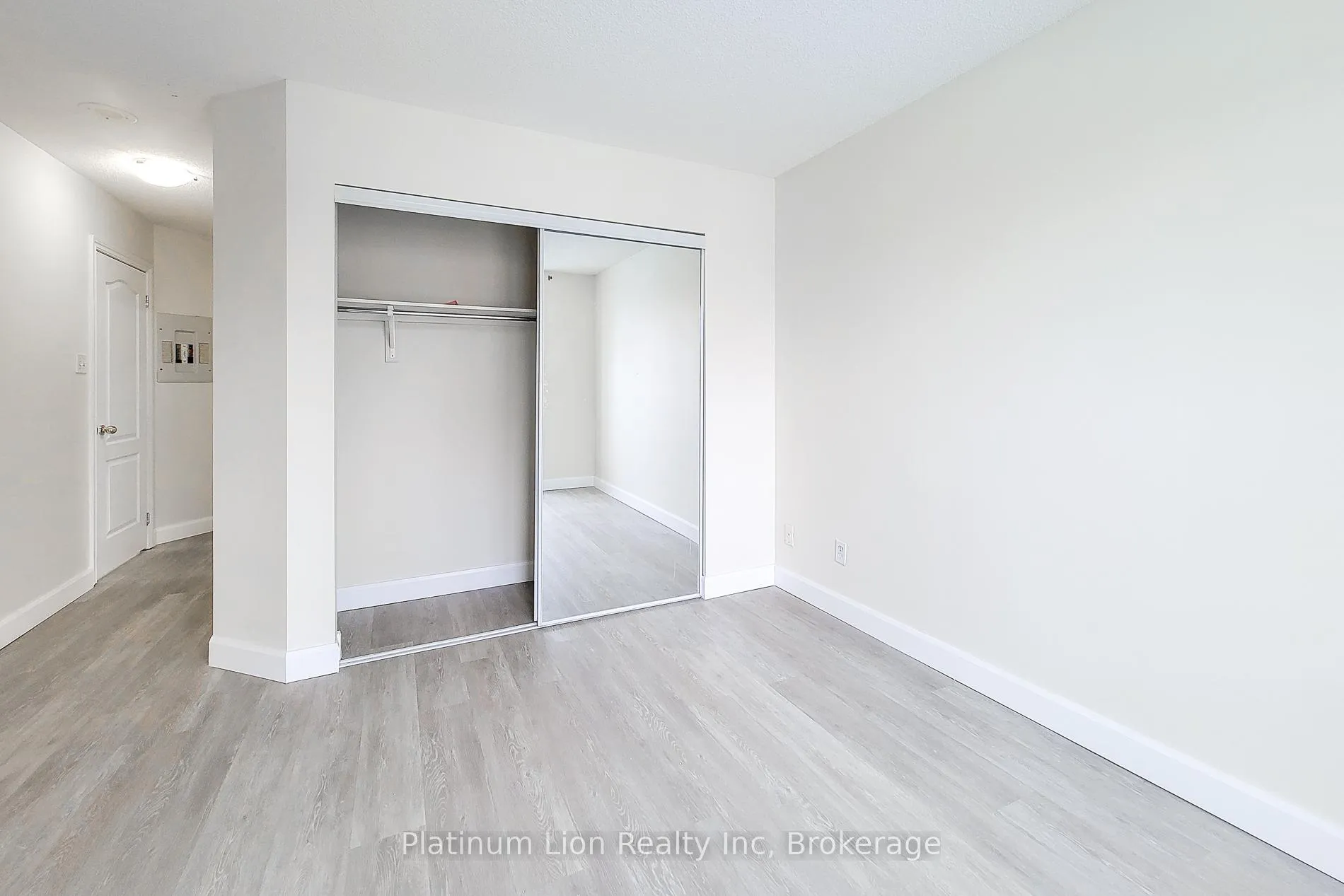 Photo 27 of Unit 402, 135 James Street S, Hamilton, Corktown — HOMEH