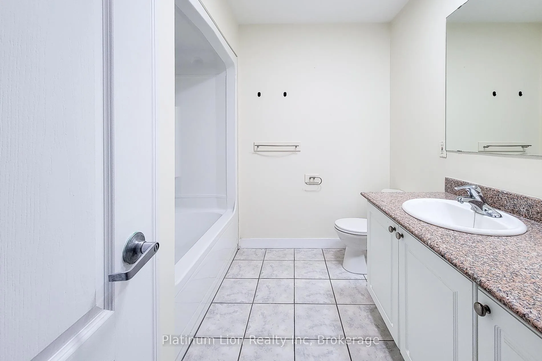 Photo 32 of Unit 402, 135 James Street S, Hamilton, Corktown — HOMEH