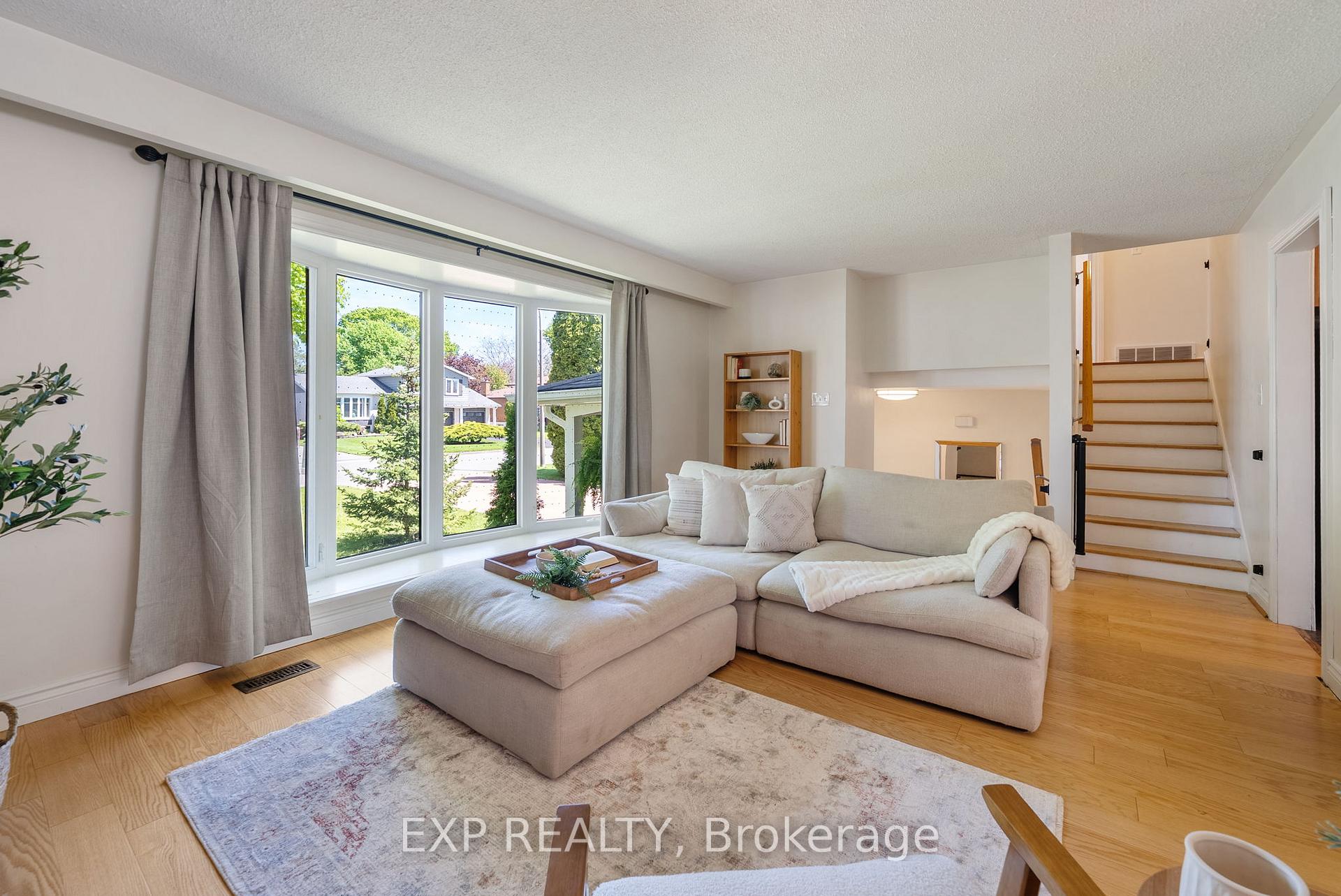 Photo 6 of 39 Bayview Crescent, Cobourg — HOMEH