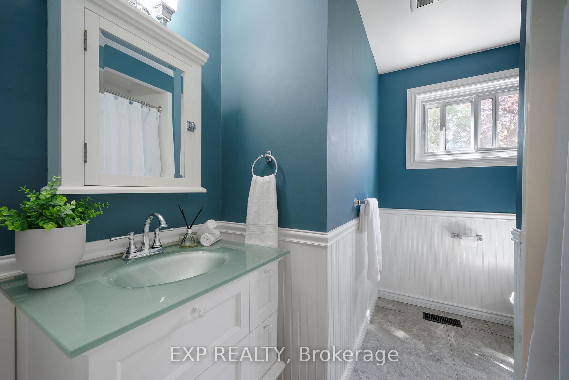 Photo 18 of 39 Bayview Crescent, Cobourg — HOMEH