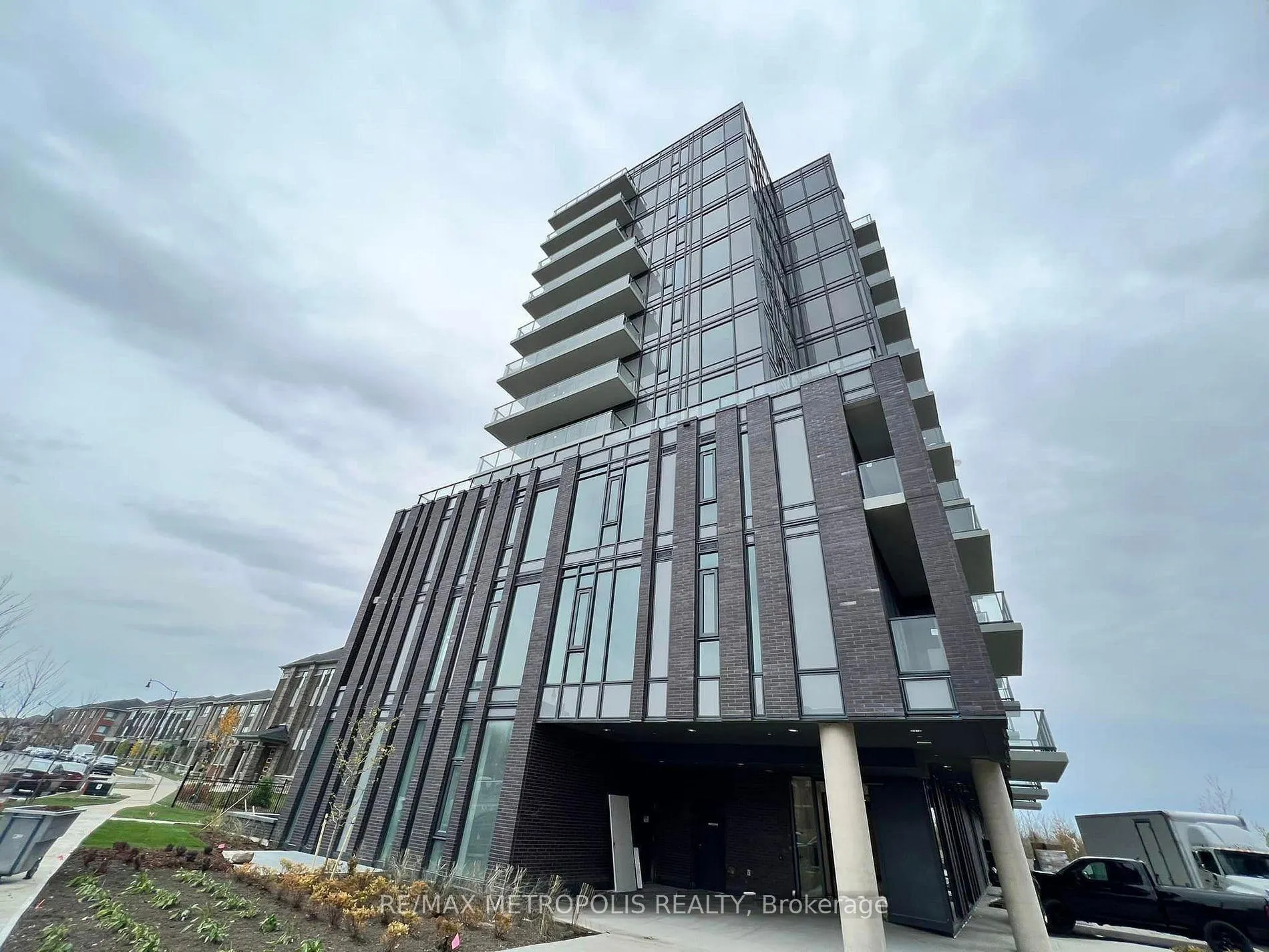 Photo 2 of Unit 708, 225 Veterans Drive, Brampton, Northwest Brampton — HOMEH