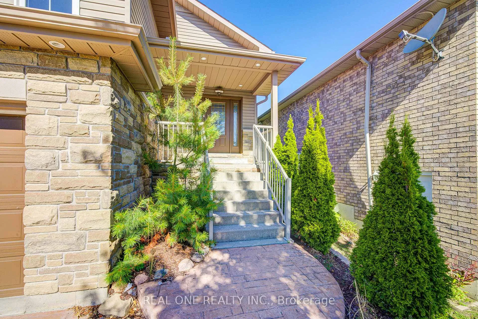 Photo 3 of 105 Milroy Drive, Peterborough, Northcrest Ward 5 — HOMEH