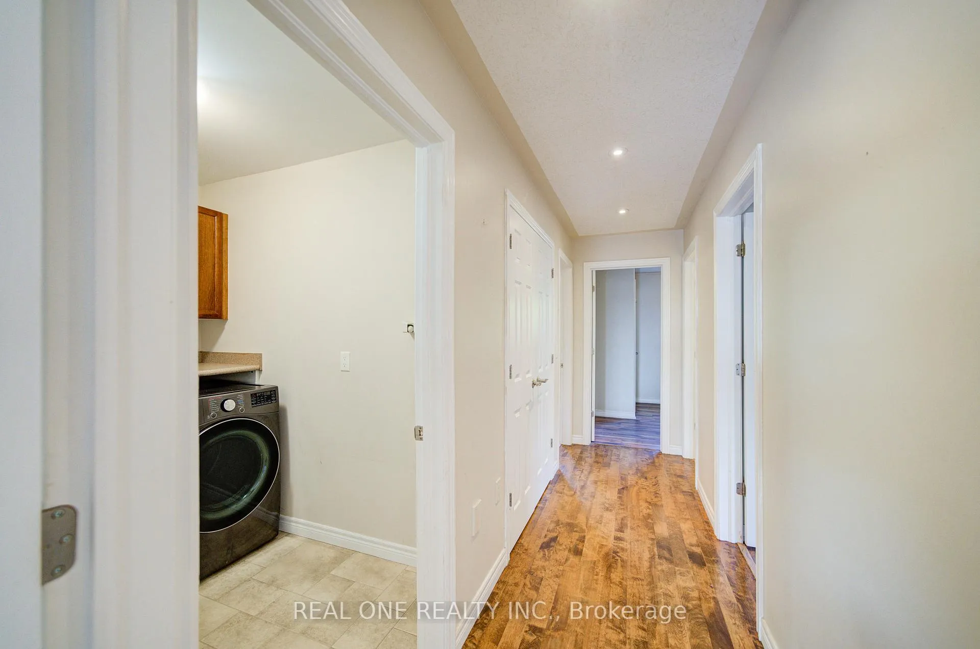 Photo 13 of 105 Milroy Drive, Peterborough, Northcrest Ward 5 — HOMEH