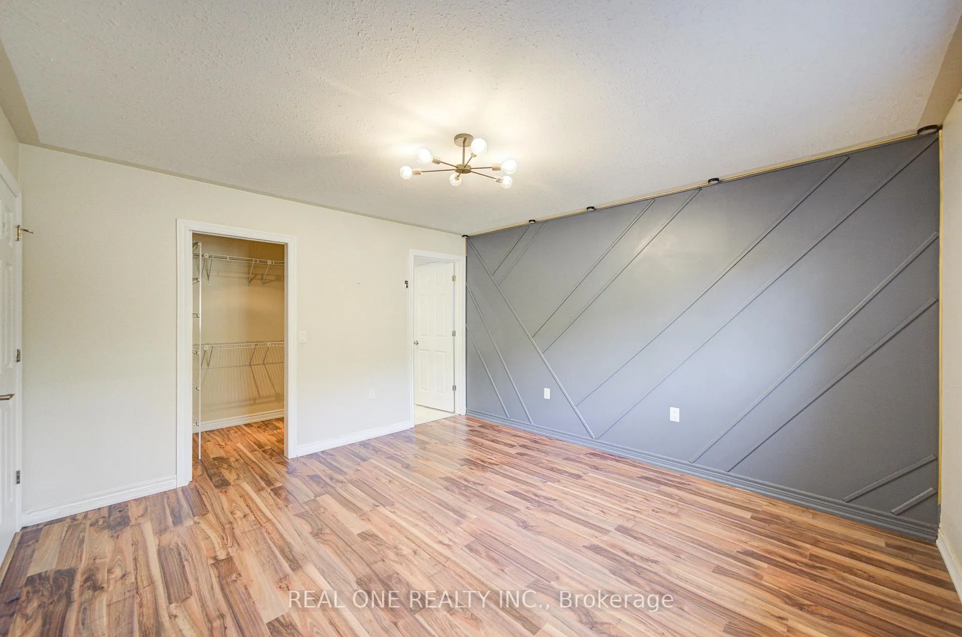 Photo 18 of 105 Milroy Drive, Peterborough, Northcrest Ward 5 — HOMEH