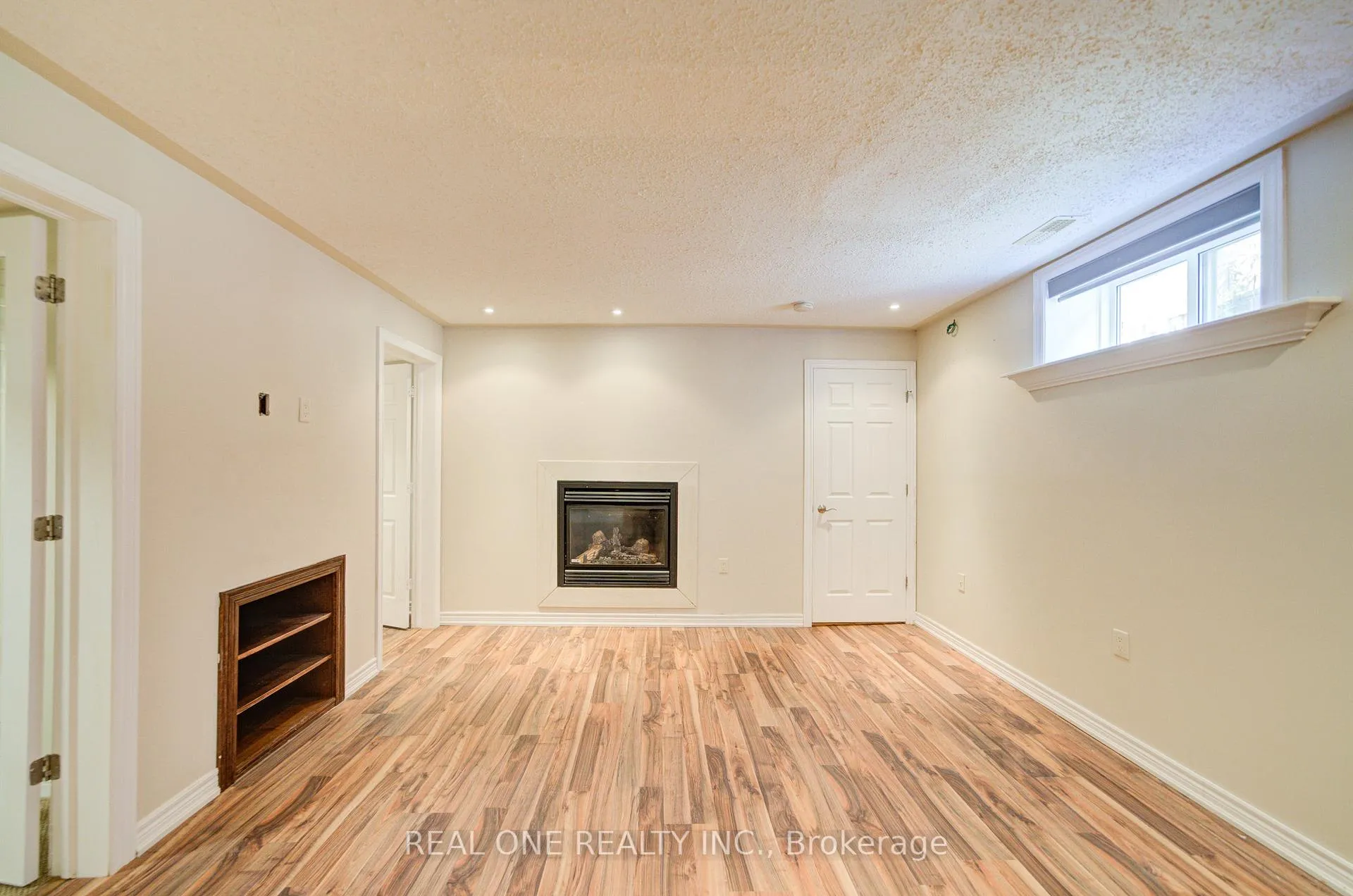 Photo 29 of 105 Milroy Drive, Peterborough, Northcrest Ward 5 — HOMEH