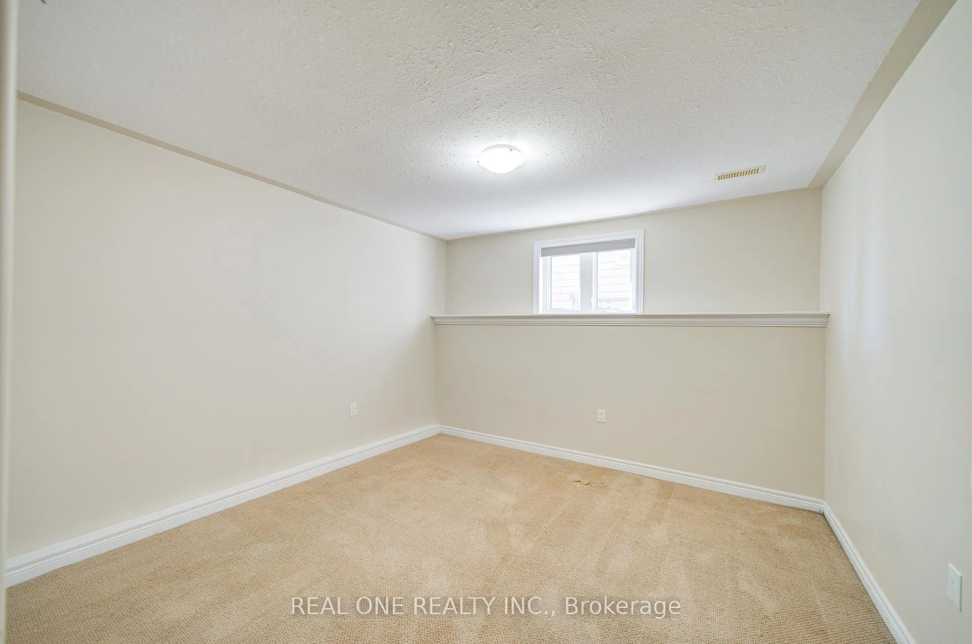 Photo 32 of 105 Milroy Drive, Peterborough, Northcrest Ward 5 — HOMEH