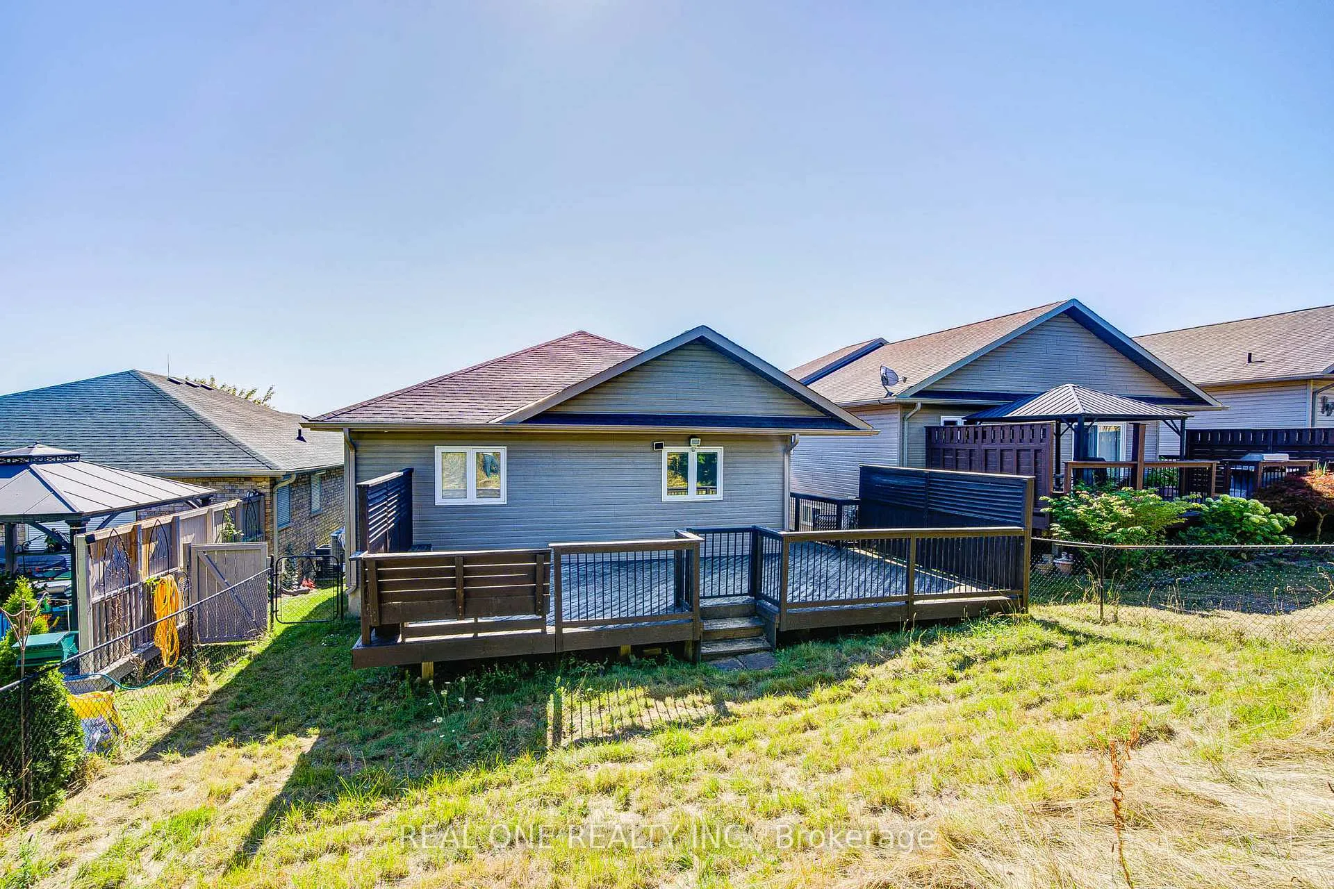 Photo 36 of 105 Milroy Drive, Peterborough, Northcrest Ward 5 — HOMEH