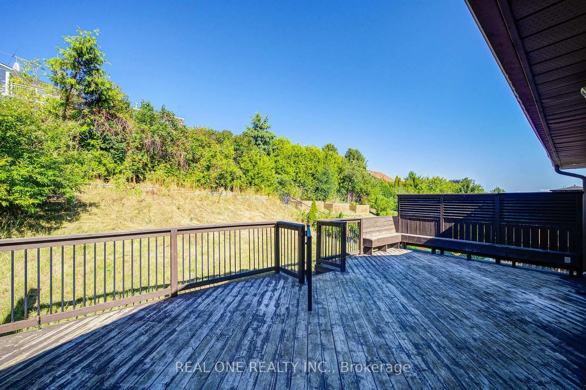 Photo 37 of 105 Milroy Drive, Peterborough, Northcrest Ward 5 — HOMEH