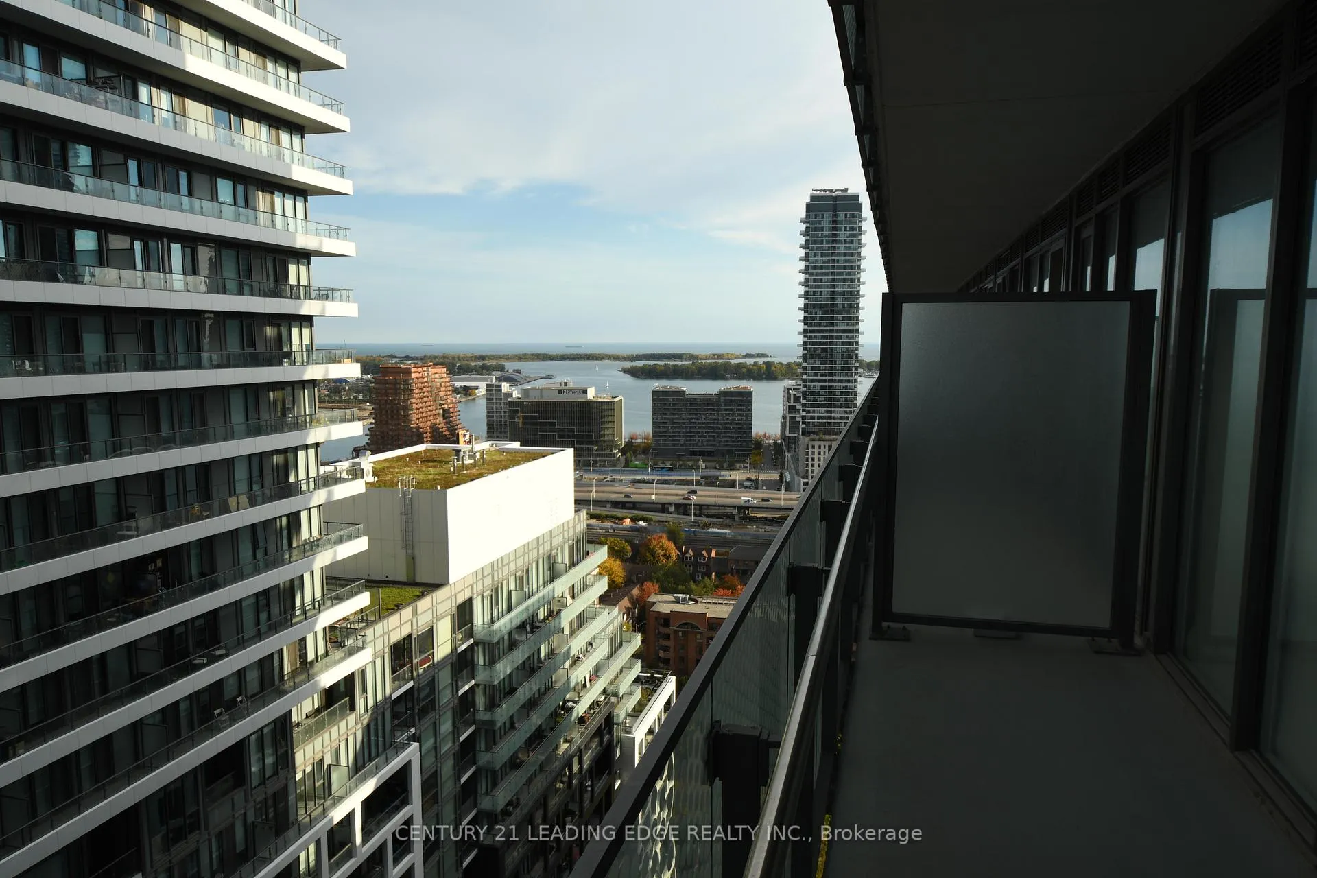 Photo 4 of Unit 2519, 135 Lower Sherbourne Street, Toronto, Waterfront Communities — HOMEH