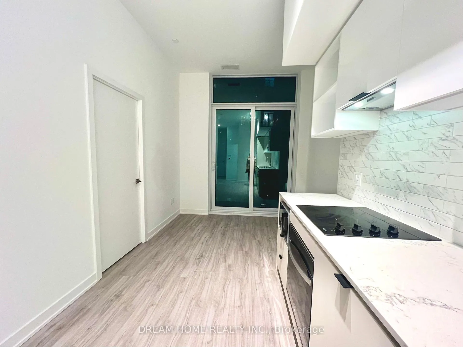 Photo 4 of Unit 902, 252 Church Street, Toronto, Church-Yonge Corridor — HOMEH
