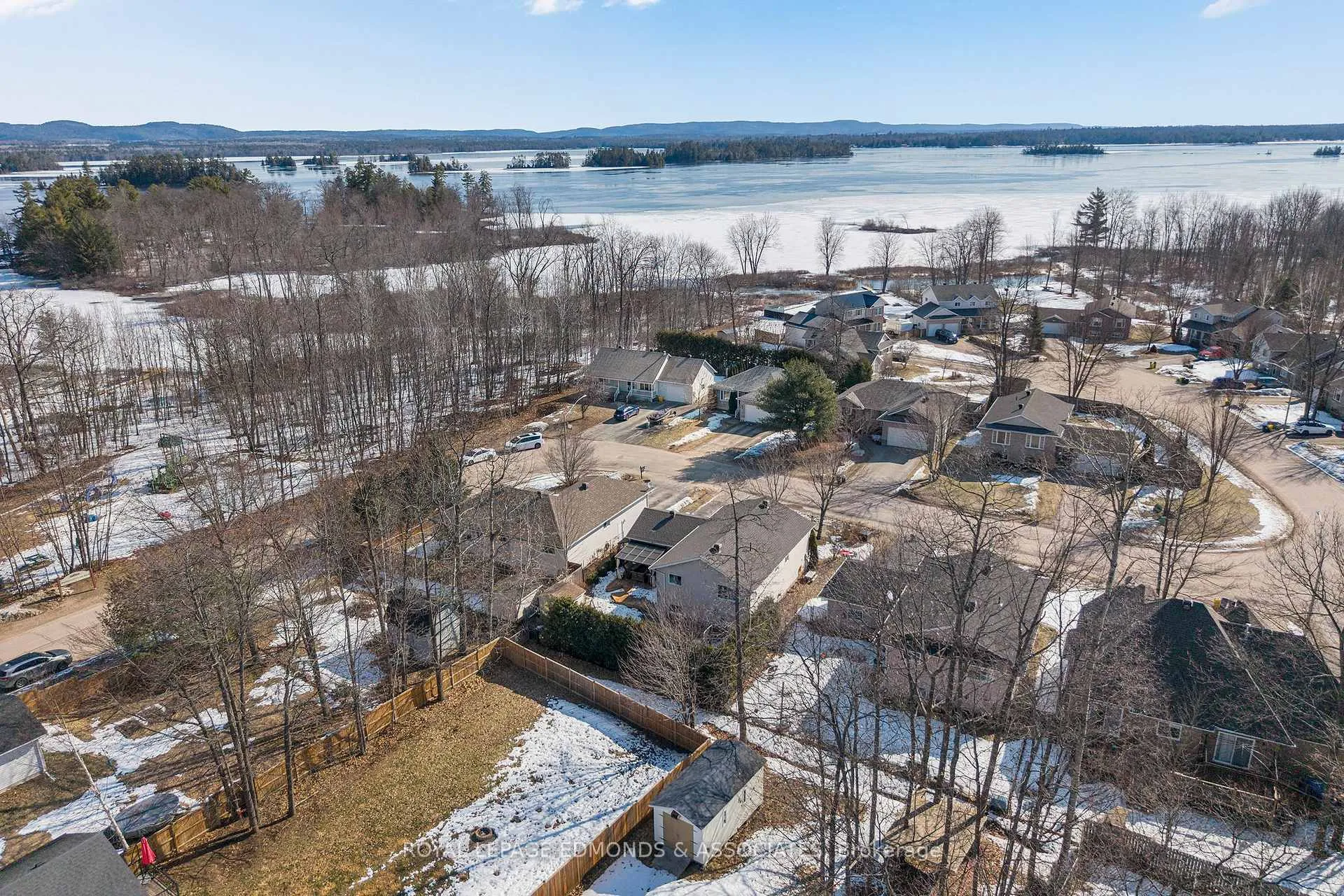 Photo 2 of 34 Bayshore Drive, Petawawa, Petawawa — HOMEH