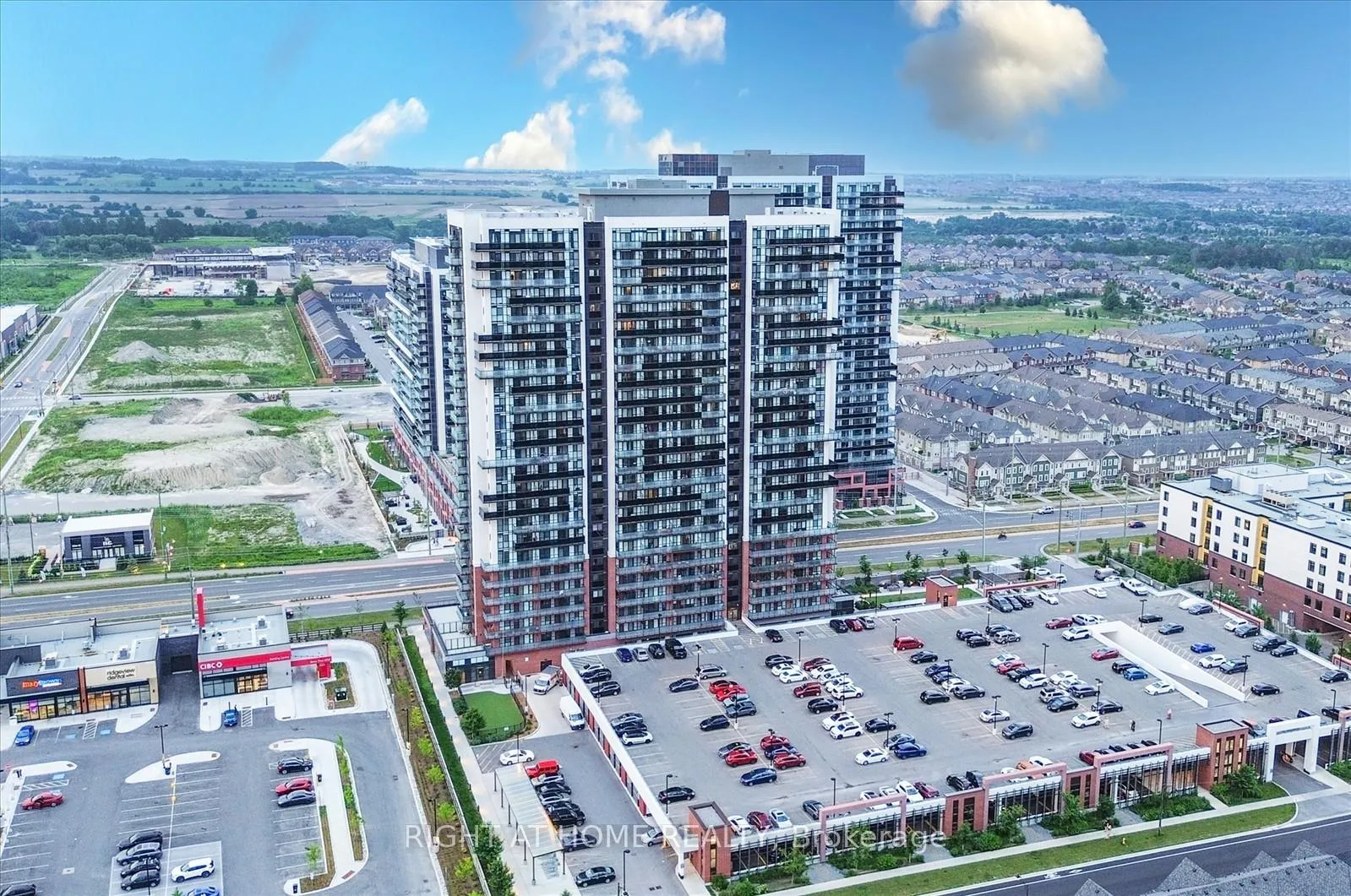 Photo 3 of Unit 321, 2550 Simcoe Street N, Oshawa, Windfields — HOMEH