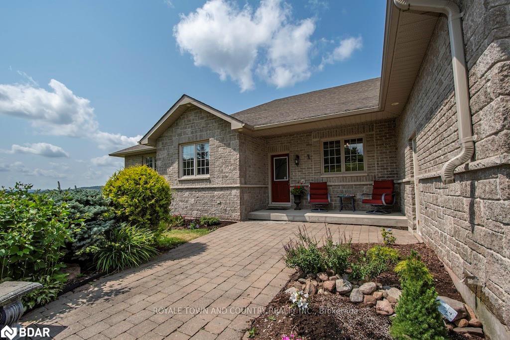 Photo 3 of 422 Highway 7A E, Cavan Monaghan, Cavan Twp — HOMEH