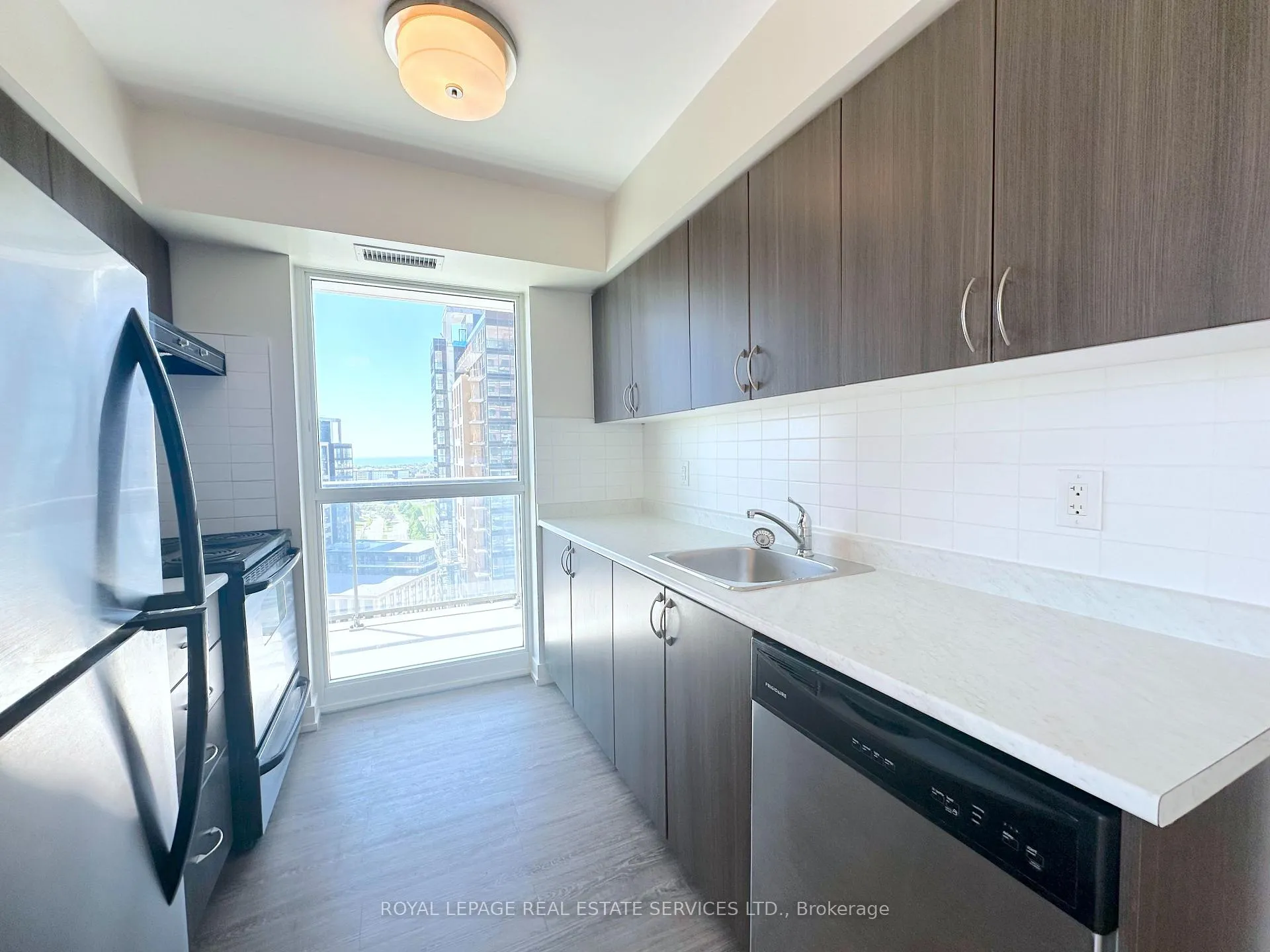 Photo 7 of Unit 1708, 73 Bayly Street W, Ajax, South West — HOMEH