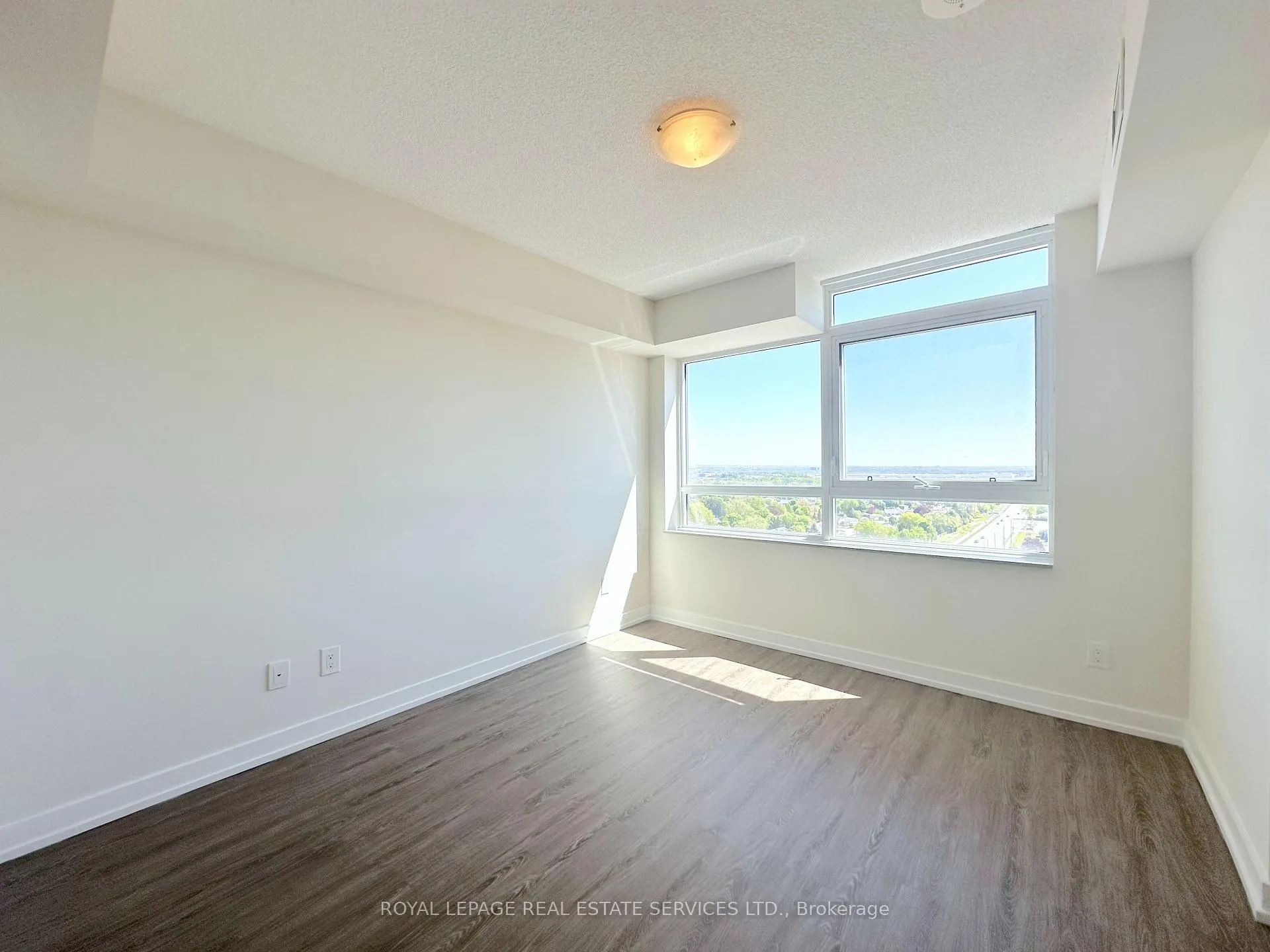 Photo 9 of Unit 1708, 73 Bayly Street W, Ajax, South West — HOMEH