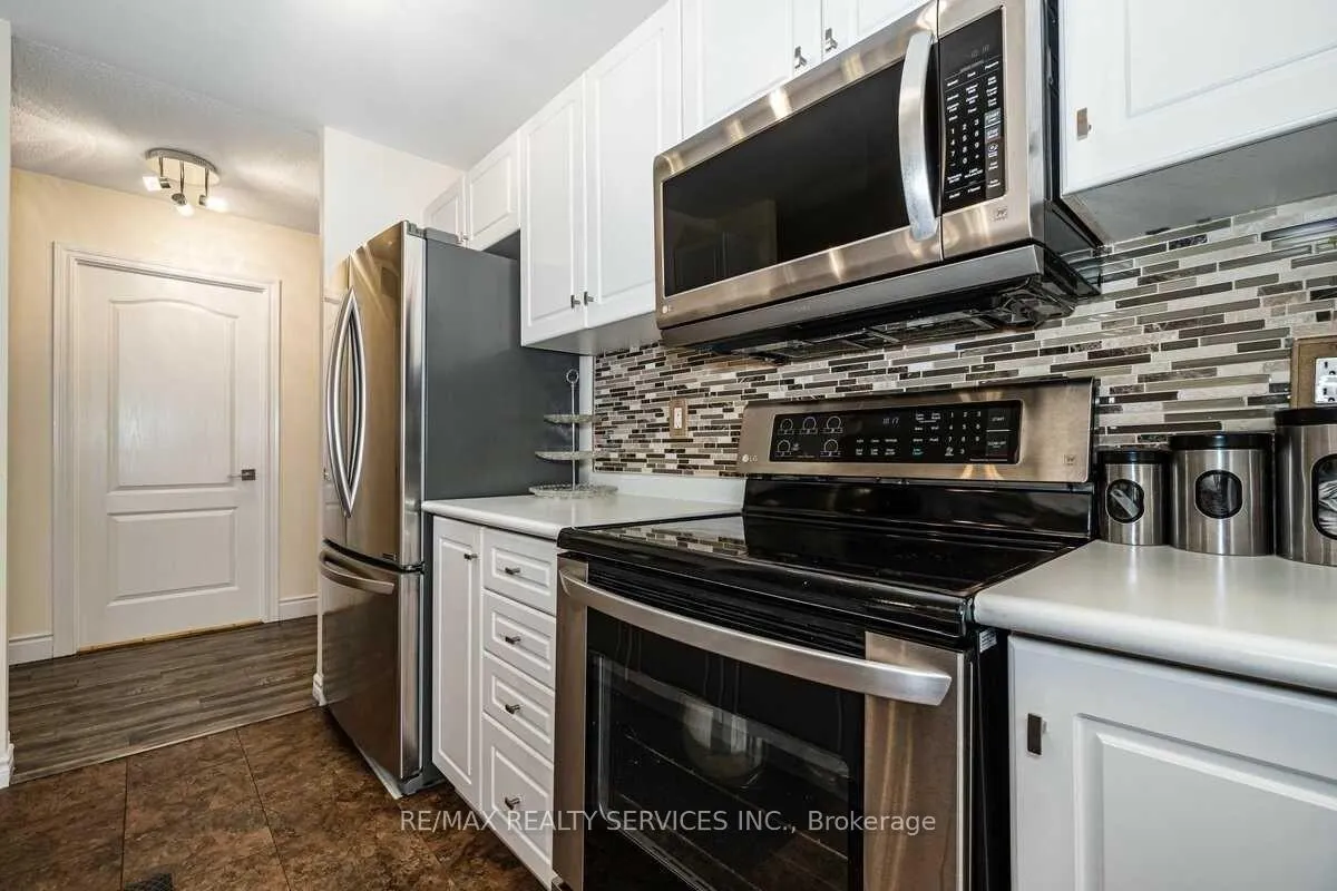Photo 7 of Unit 508, 10 Dayspring Circle, Brampton, Goreway Drive Corridor — HOMEH