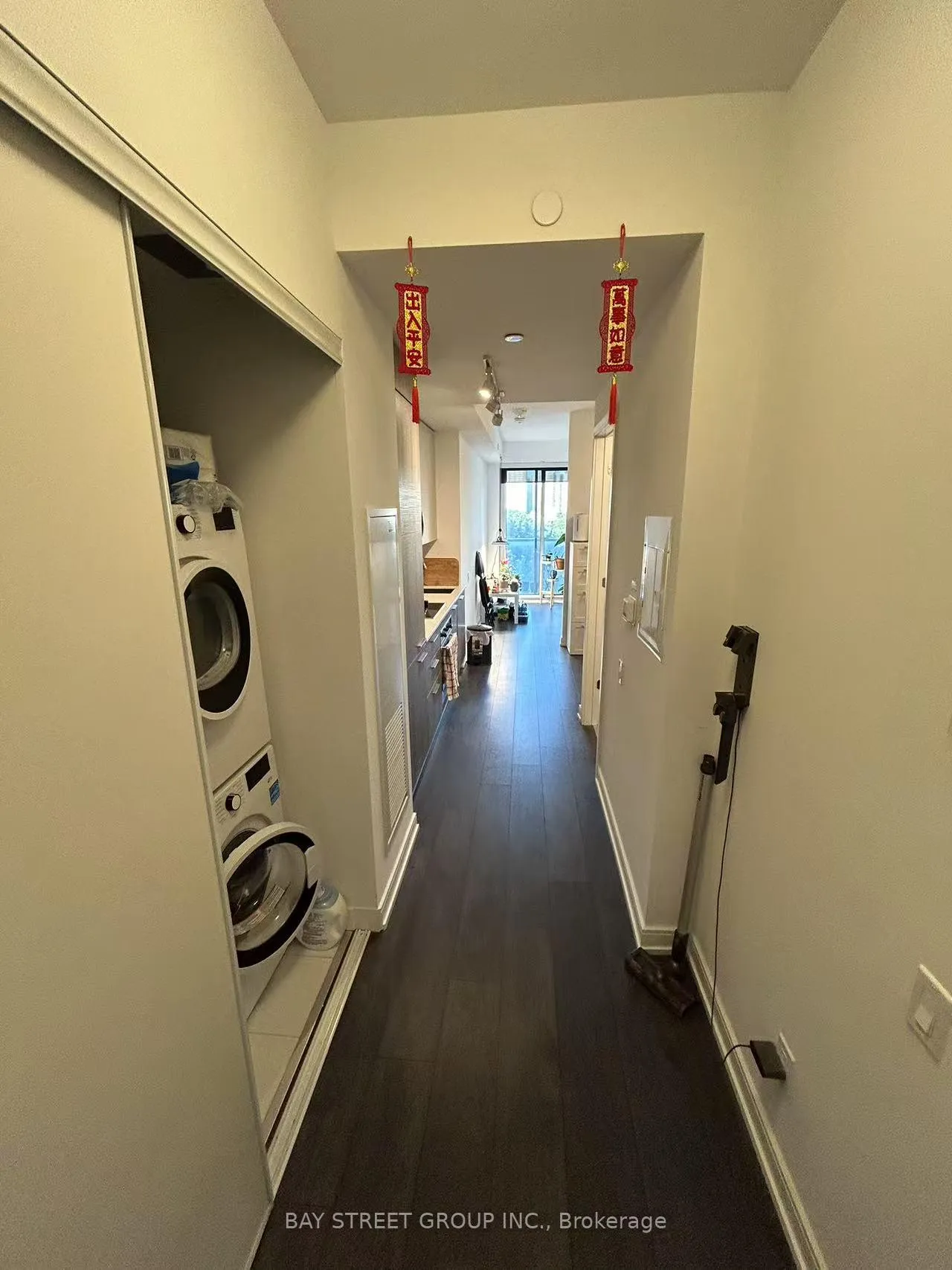 Photo 3 of Unit 805, 3 Gloucester Street, Toronto, Church-Yonge Corridor — HOMEH
