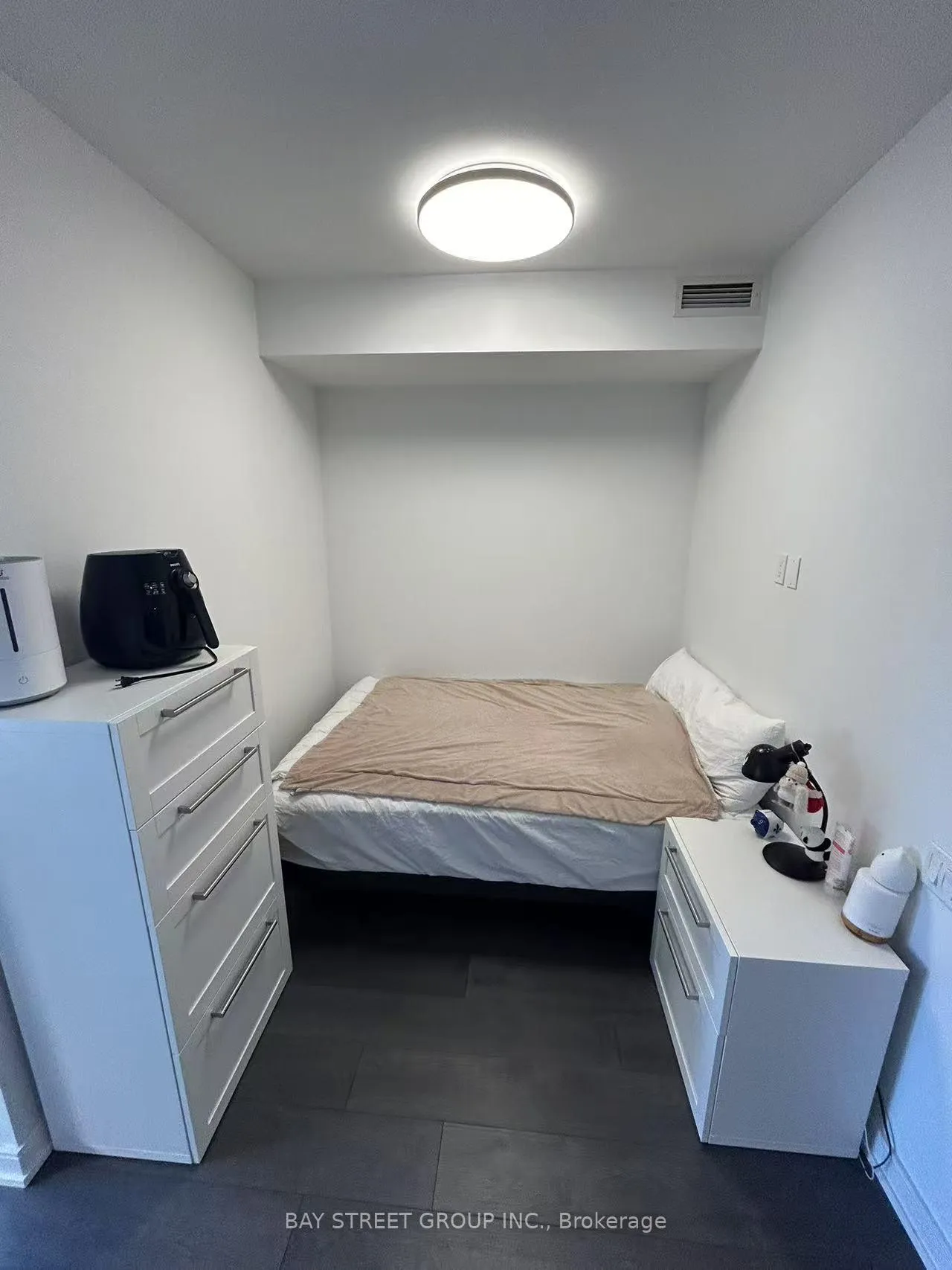 Photo 6 of Unit 805, 3 Gloucester Street, Toronto, Church-Yonge Corridor — HOMEH