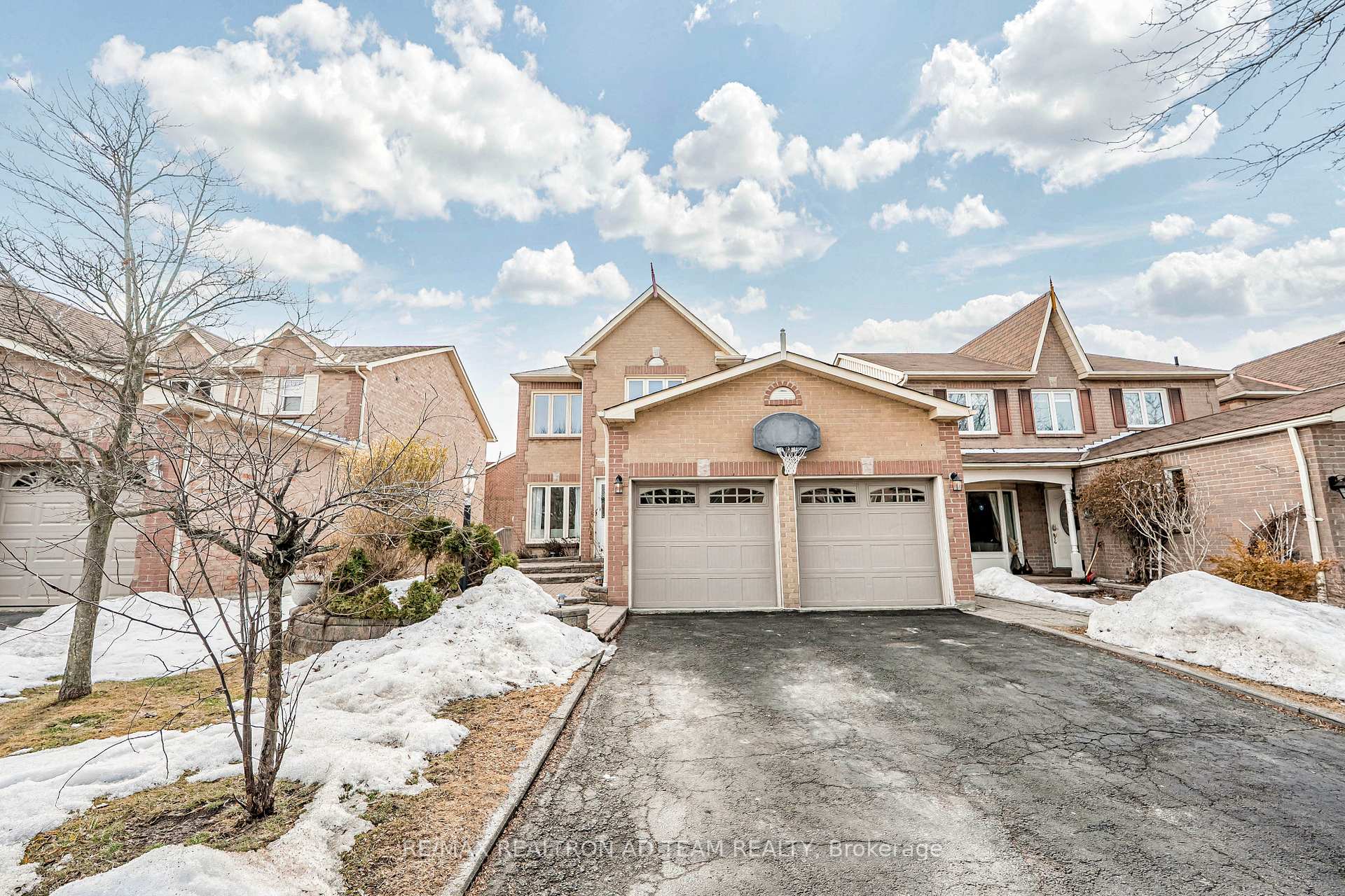 Photo 2 of 6 Sullivan Drive, Ajax, Central — HOMEH