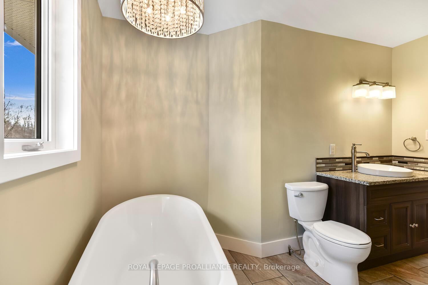Photo 13 of 24 Frederick Street, Edwardsburgh/Cardinal, Edwardsburgh/Cardinal Twp — HOMEH