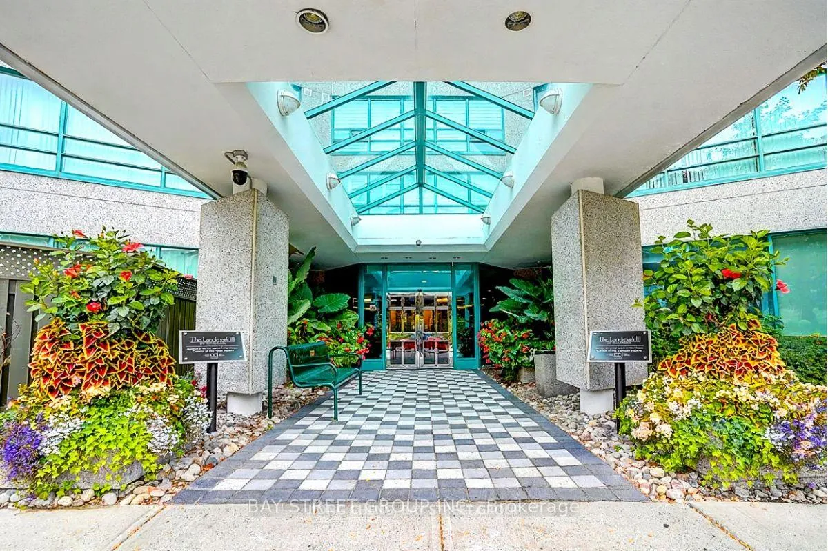 Photo 3 of Unit 824, 7905 Bayview Ave S, Markham, Aileen-Willowbrook — HOMEH