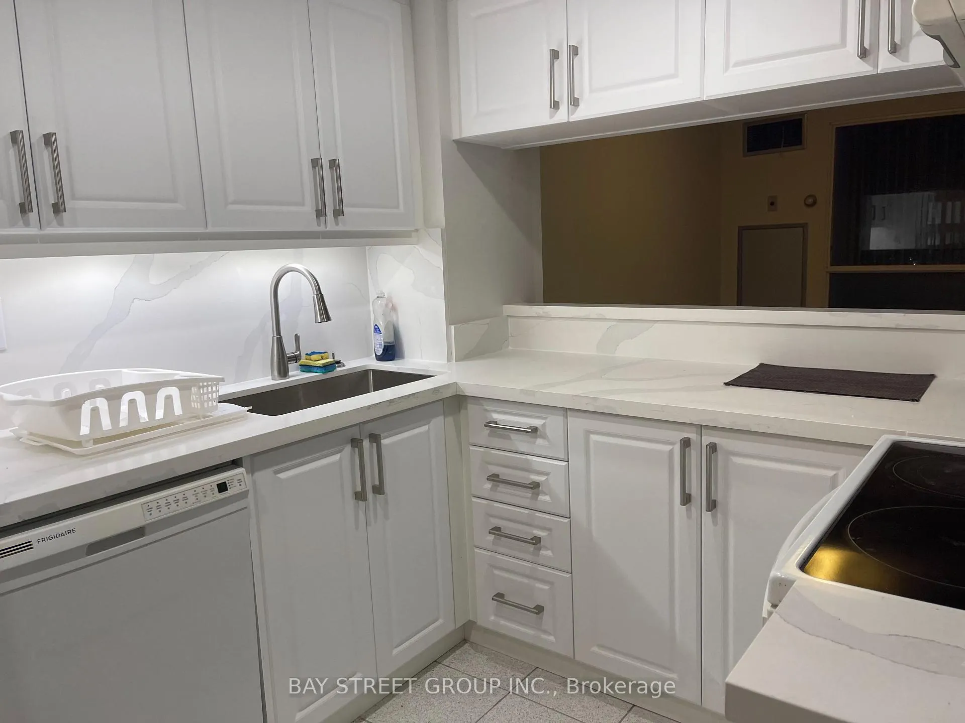 Photo 5 of Unit 824, 7905 Bayview Ave S, Markham, Aileen-Willowbrook — HOMEH