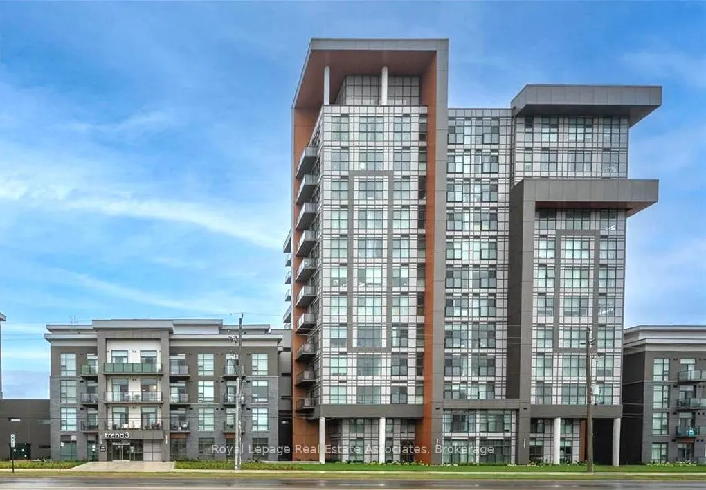 Front of Unit 706, 470 Dundas Street E