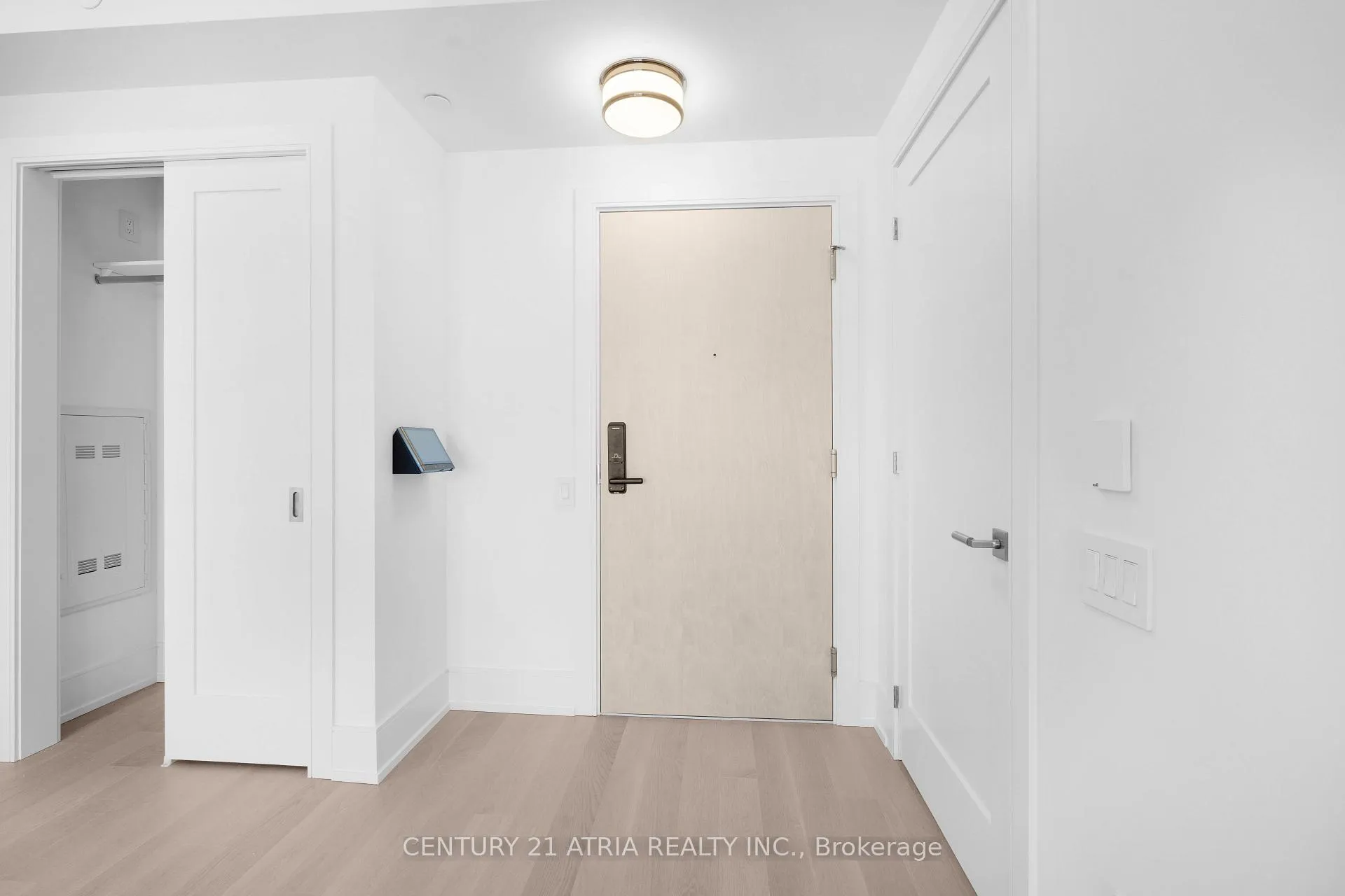 Photo 3 of Unit 429, 155 Merchants Wharf, Toronto, Waterfront Communities — HOMEH